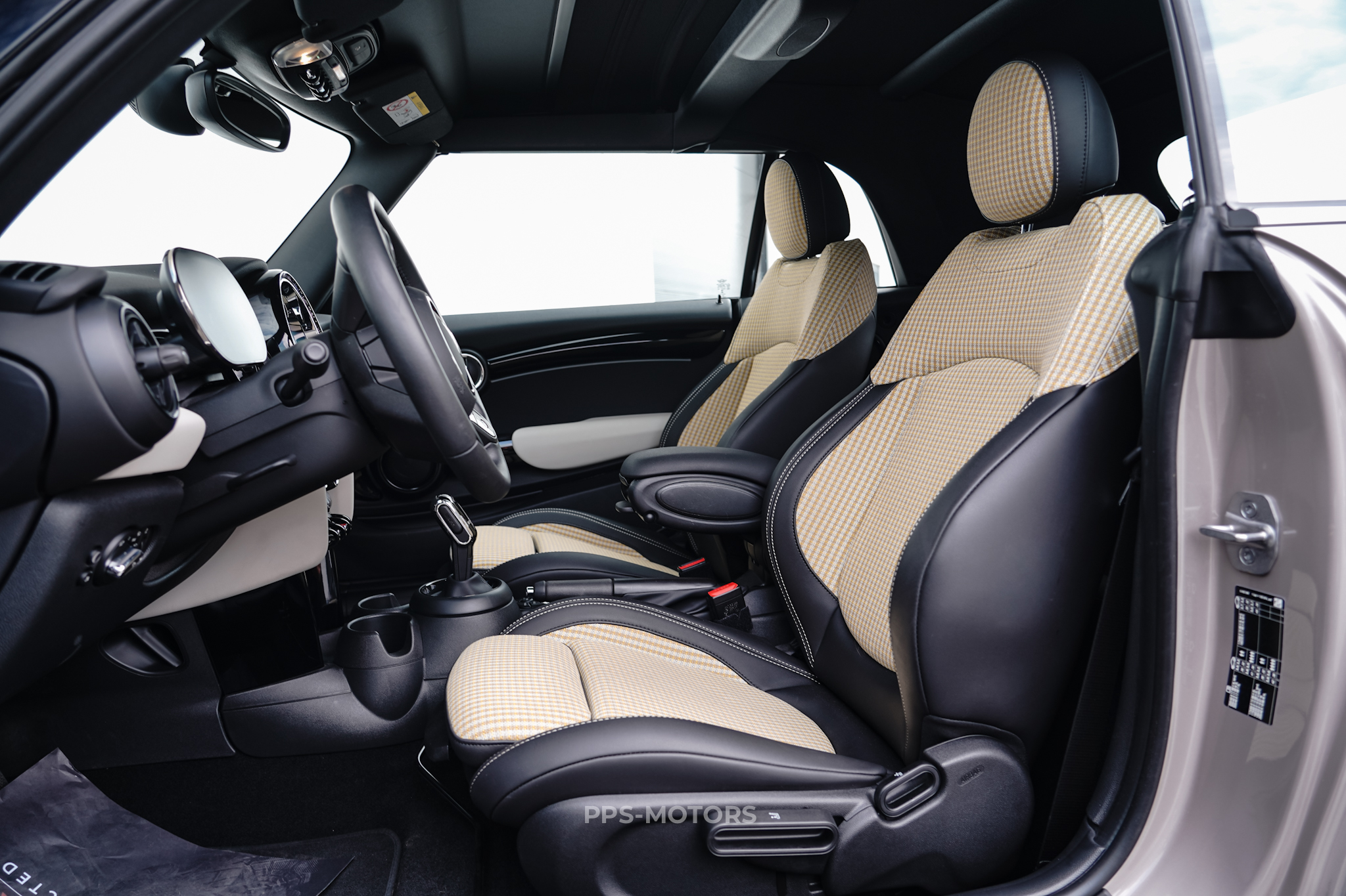 MINI COOPER CABRIO photo 8