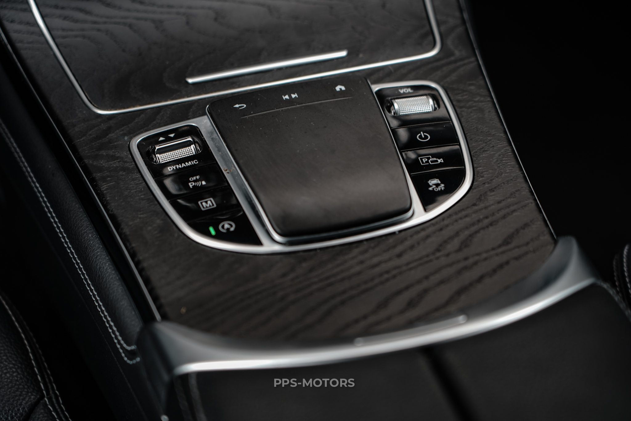 Mercedes Benz GLC 200 4-MATIC photo 18