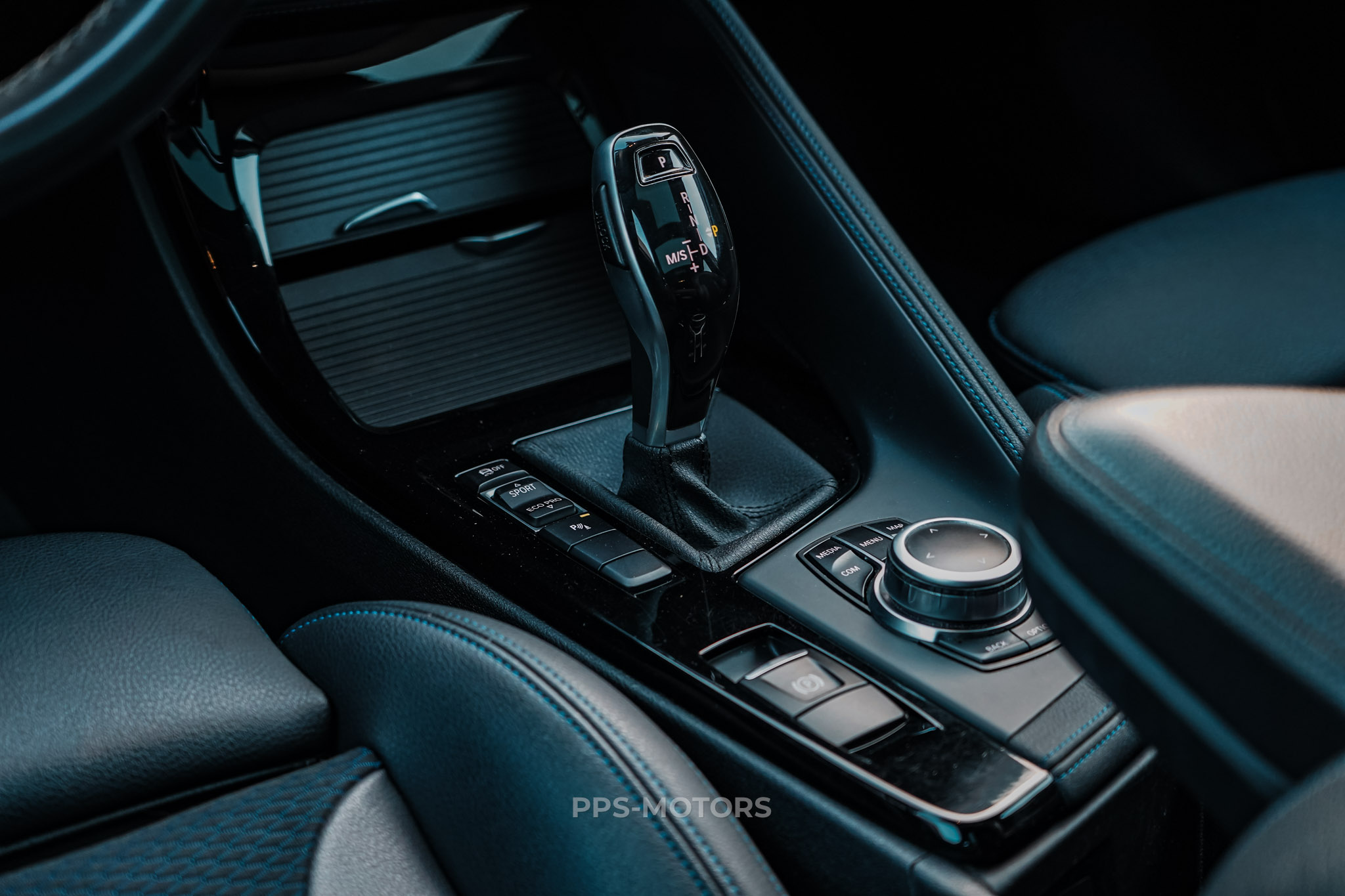 BMW X2 1.5iA sDrive18 M-PAKKET photo 19