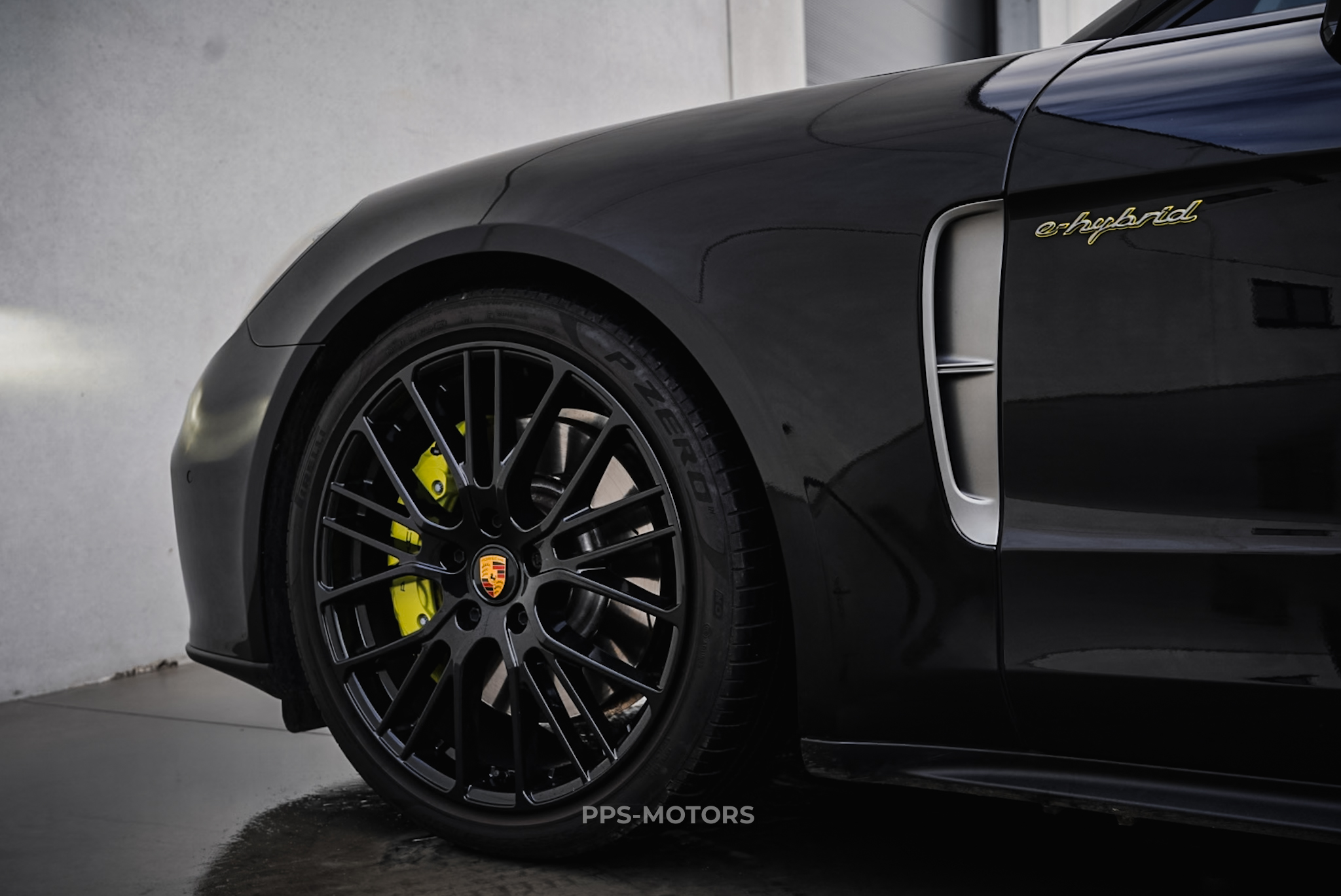 Porsche PANAMERA SPORT TURISMO 4 E-HYBRID photo 18