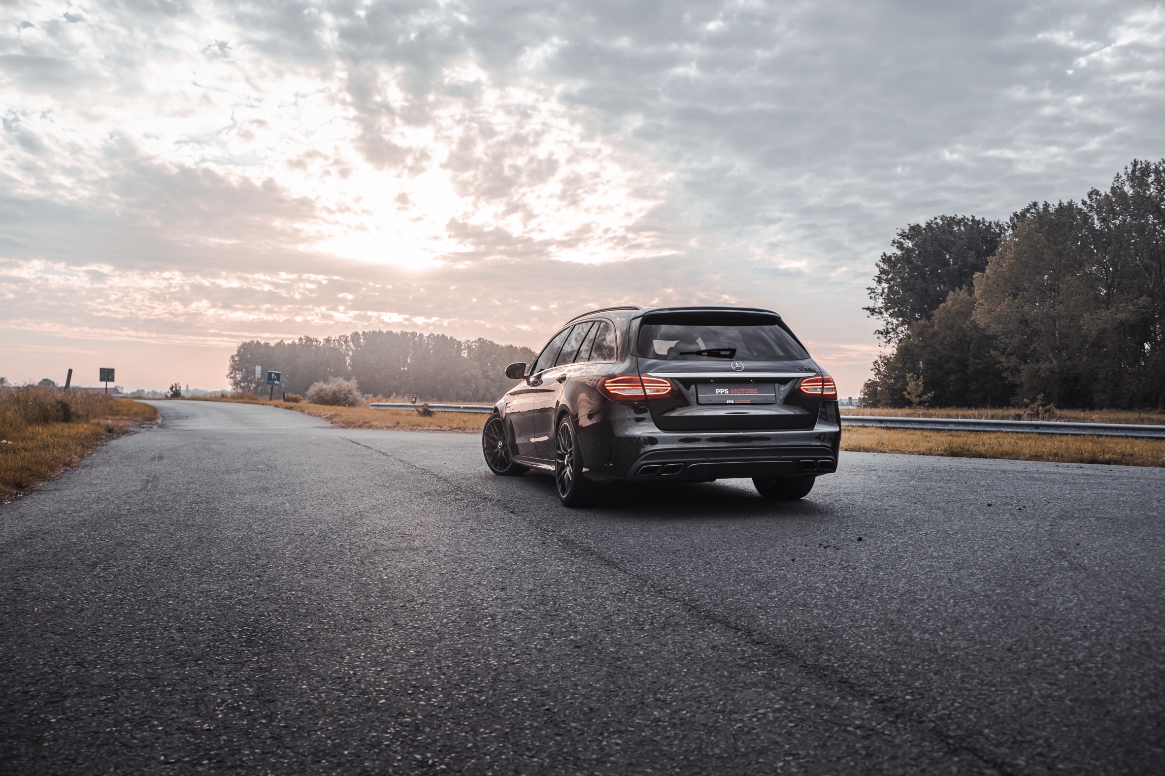 Mercedes Benz C63s AMG 4.0 BITURBO V8 - LICHTE VRACHT photo 16
