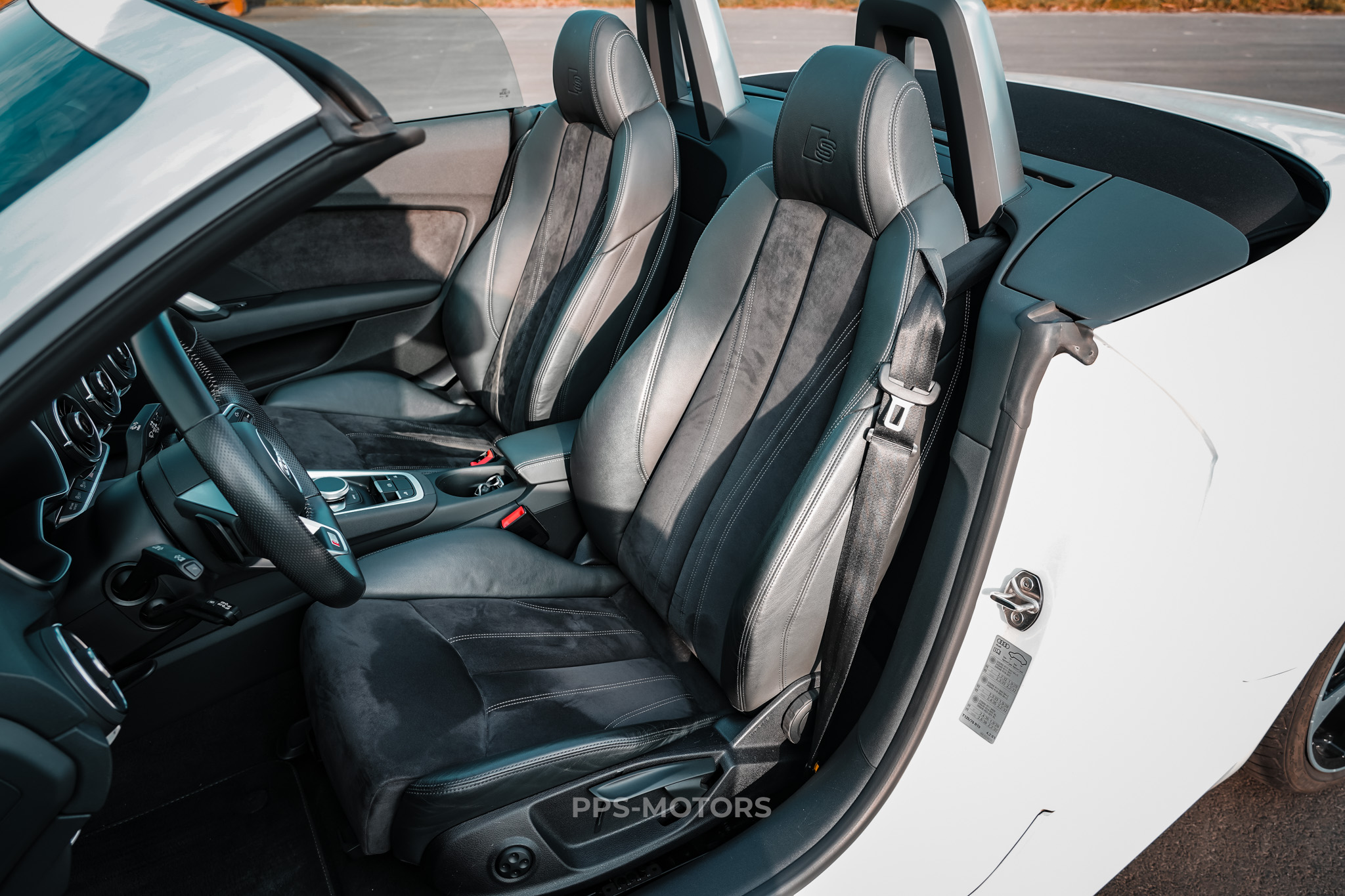 Audi TT ROADSTER 2.0 TFSI S-TRONIC photo 36