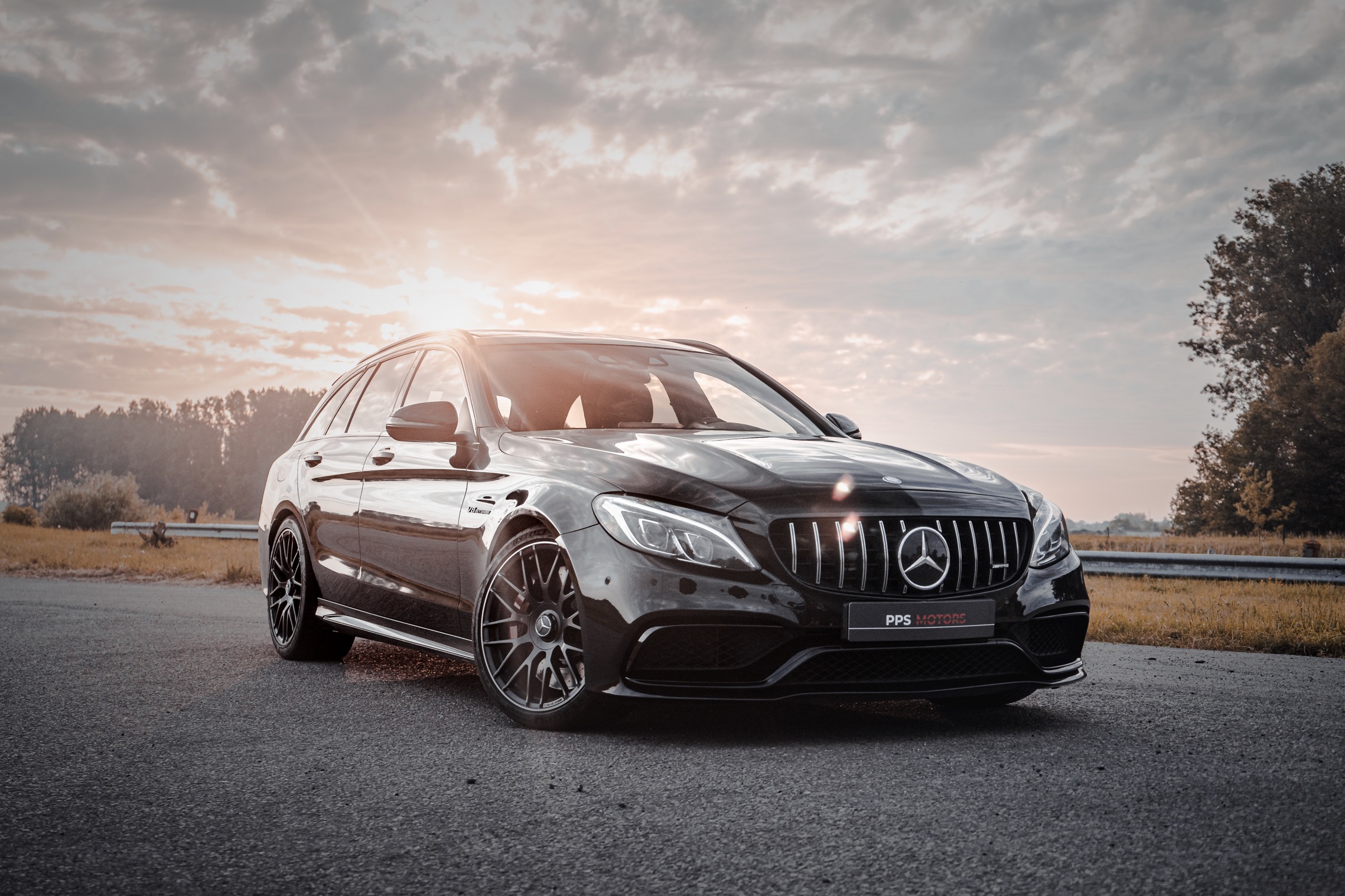 Mercedes Benz C63s AMG 4.0 BITURBO V8 - LICHTE VRACHT photo 6