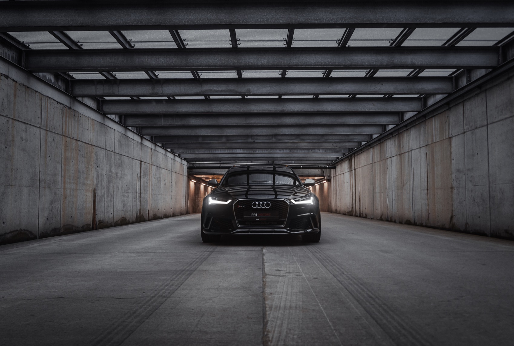 Audi RS6 4.0 V8 QUATTRO AKRAPOVIC photo 3