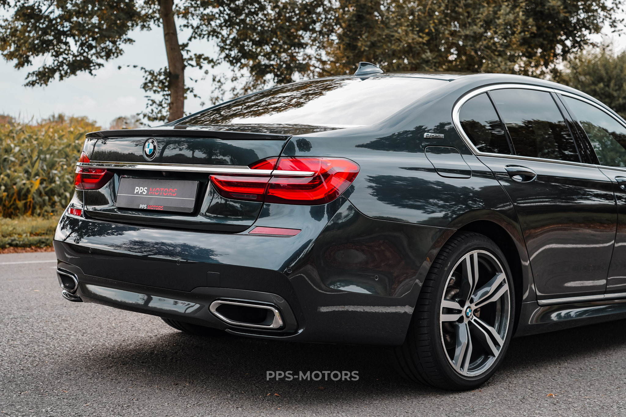 BMW BMW 740e Performance M-PAKKET photo 6