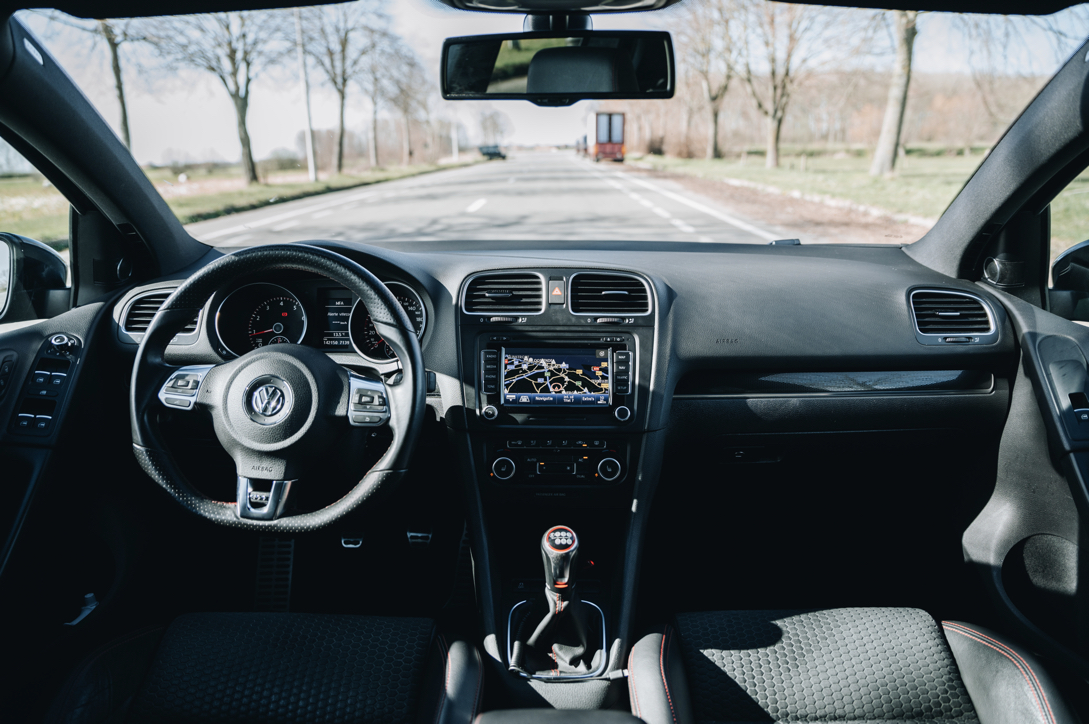Volkswagen GOLF GTI EDITION 35 | AKRAPOVIC | STAGE2 photo 17