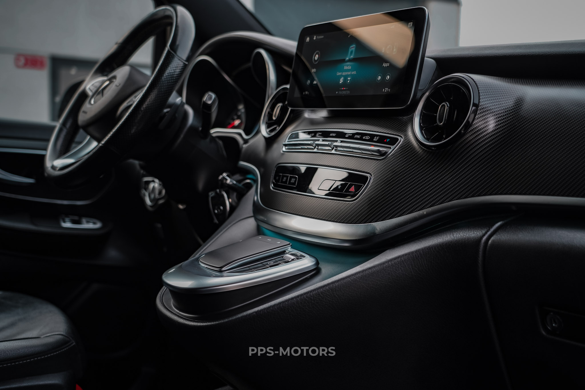 Mercedes Benz V300 AMG PAKKET photo 17