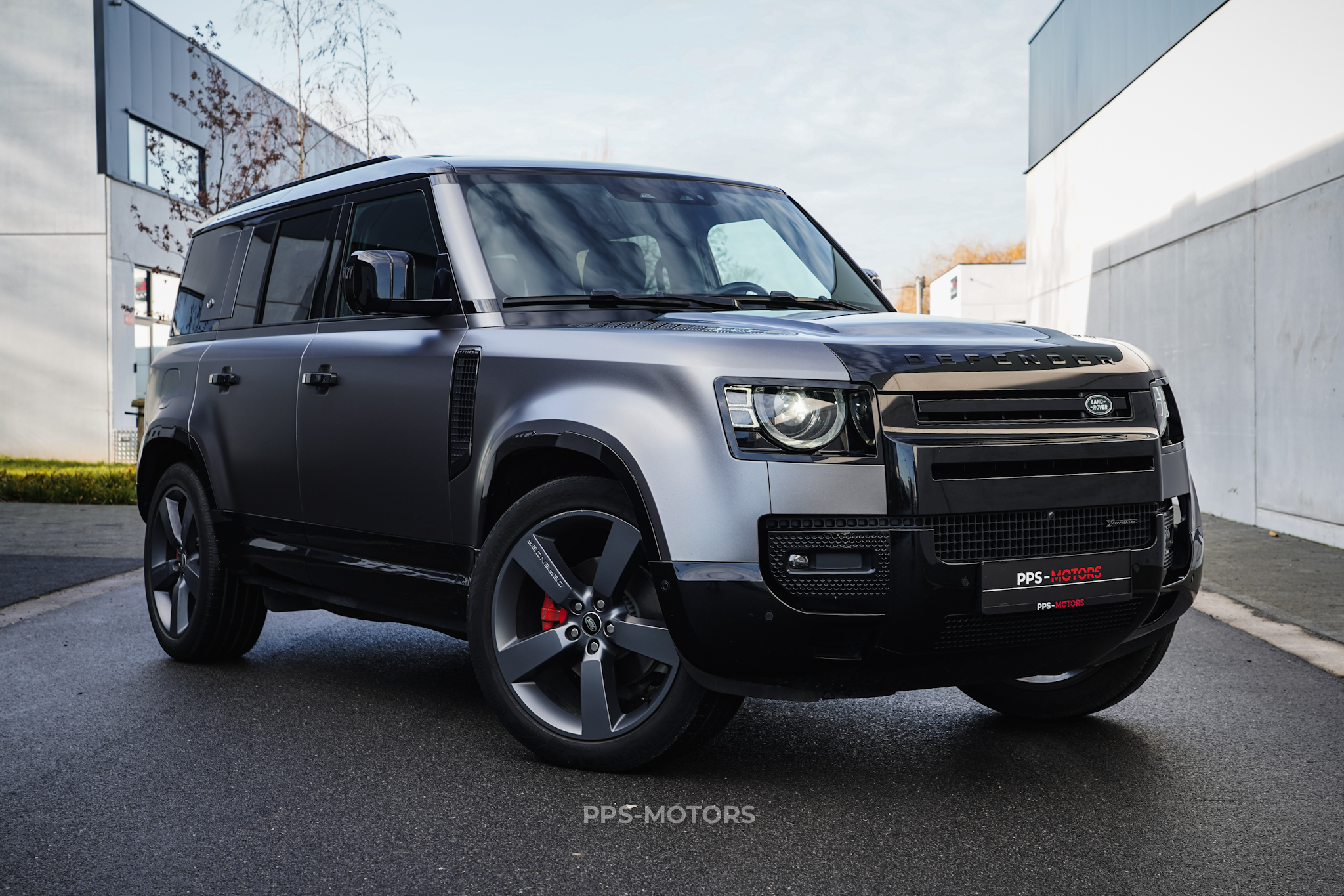 Land Rover DEFENDER 110 SE X-DYNAMIC photo 4