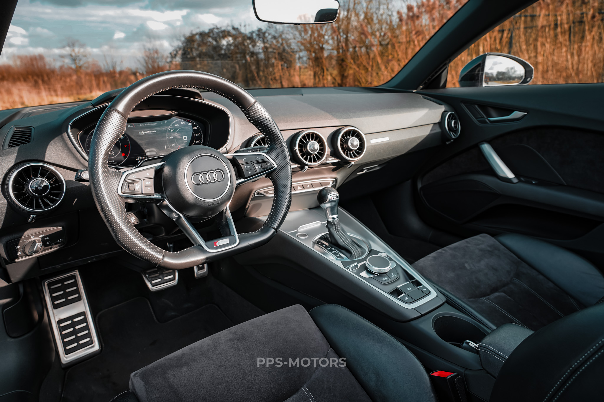 Audi TT ROADSTER 2.0 TFSI S-TRONIC photo 33