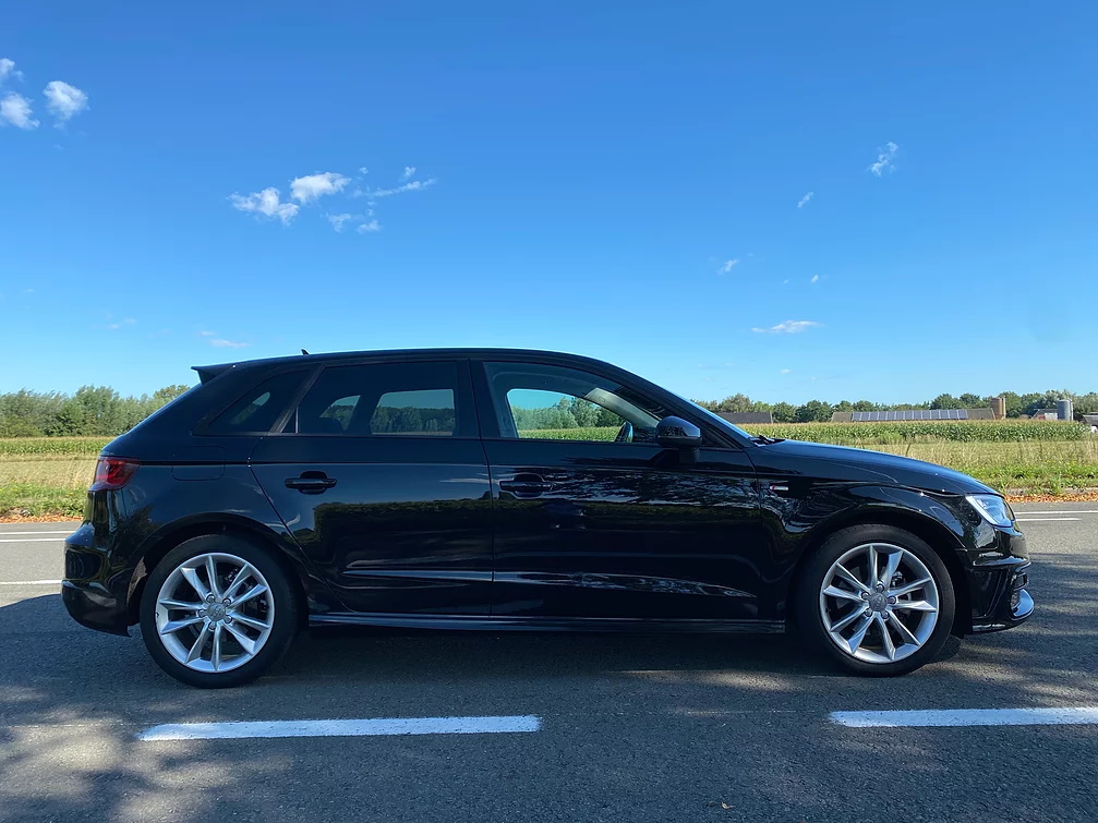 Audi A3 1.6 TDI S-LINE photo 4