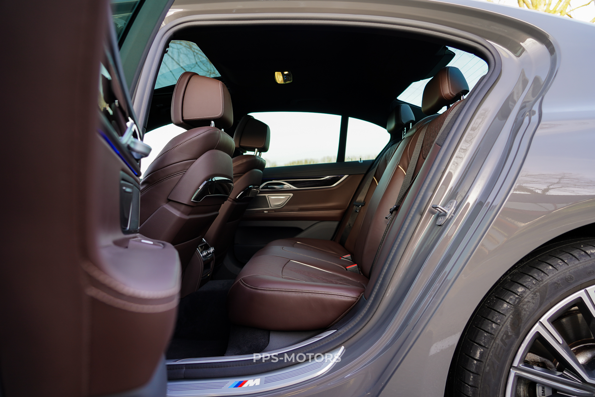BMW 745e HYBRID M-PAKKET photo 11