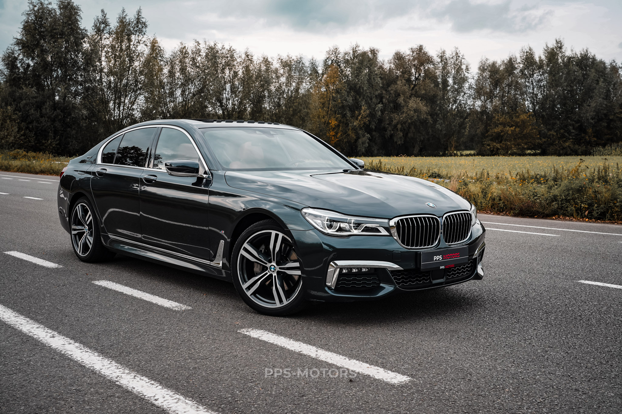 BMW BMW 740e Performance M-PAKKET photo 4