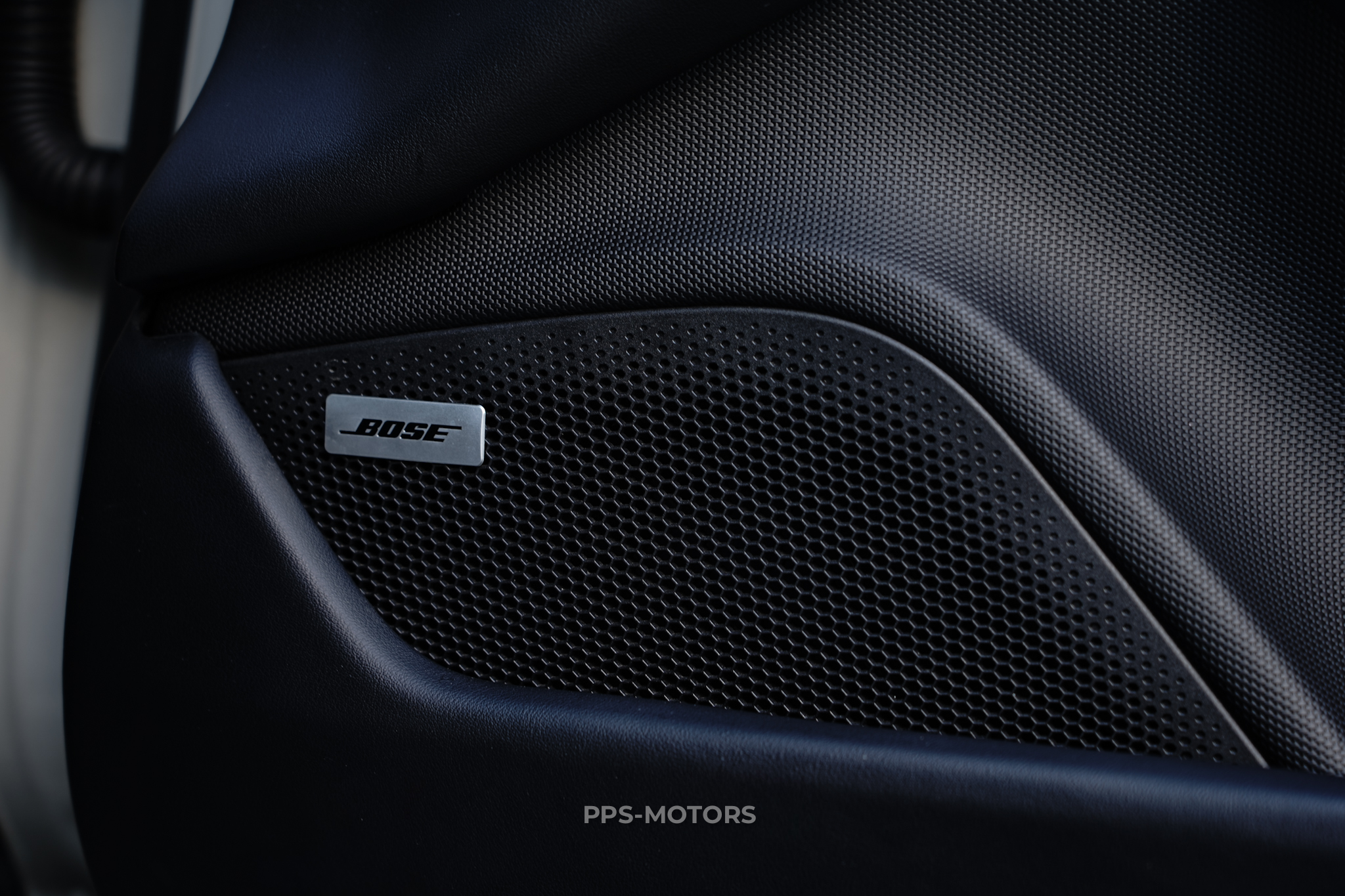 Porsche TAYCAN 4S SPORTDESIGN photo 18