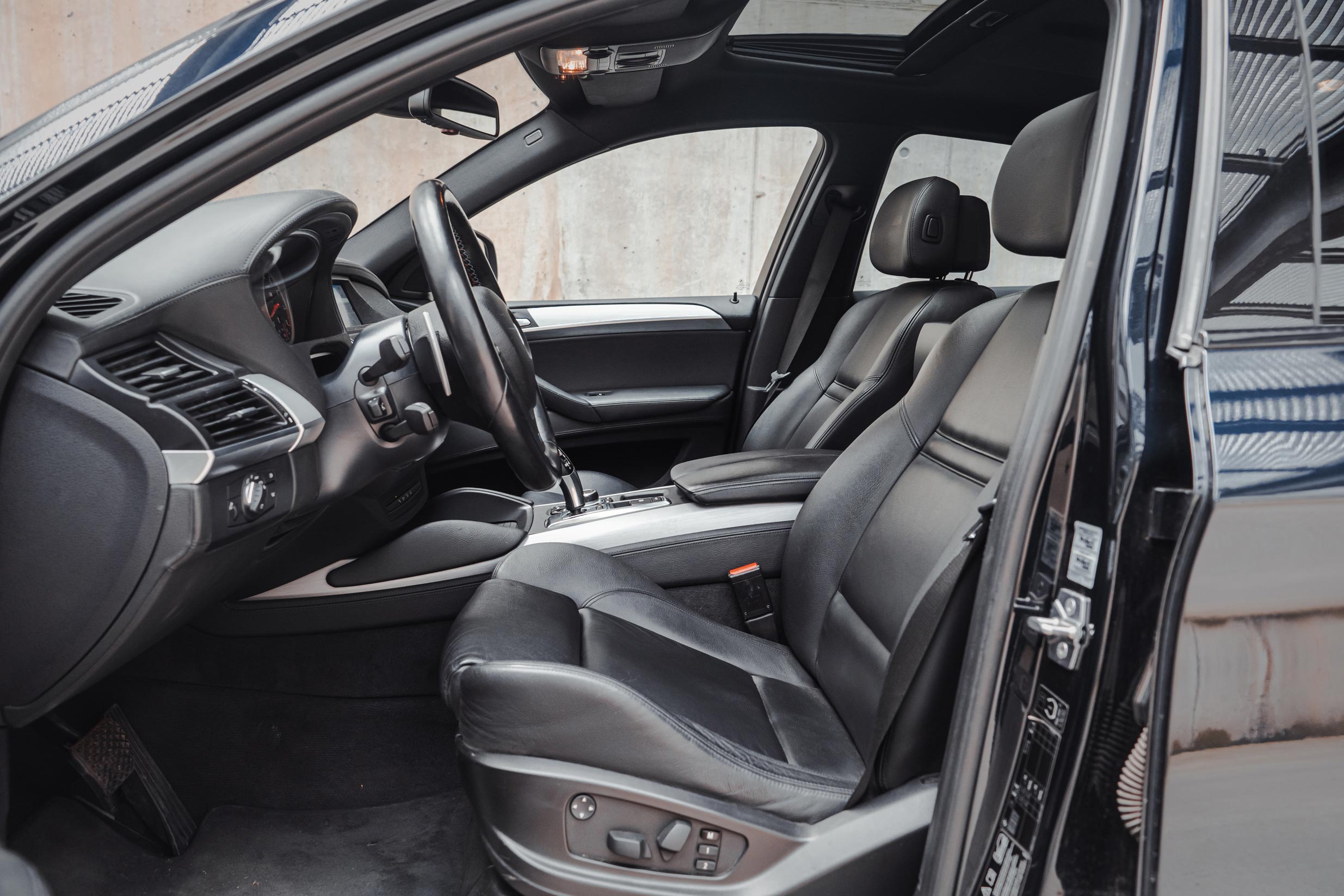 BMW X6 M 4.4i V8 TWIN-TURBO - LICHTE VRACHT photo 21