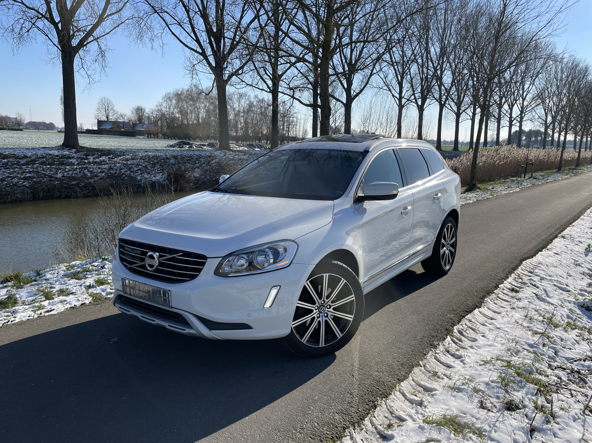 Volvo XC60 2.0 D3 R-DESIGN photo 1