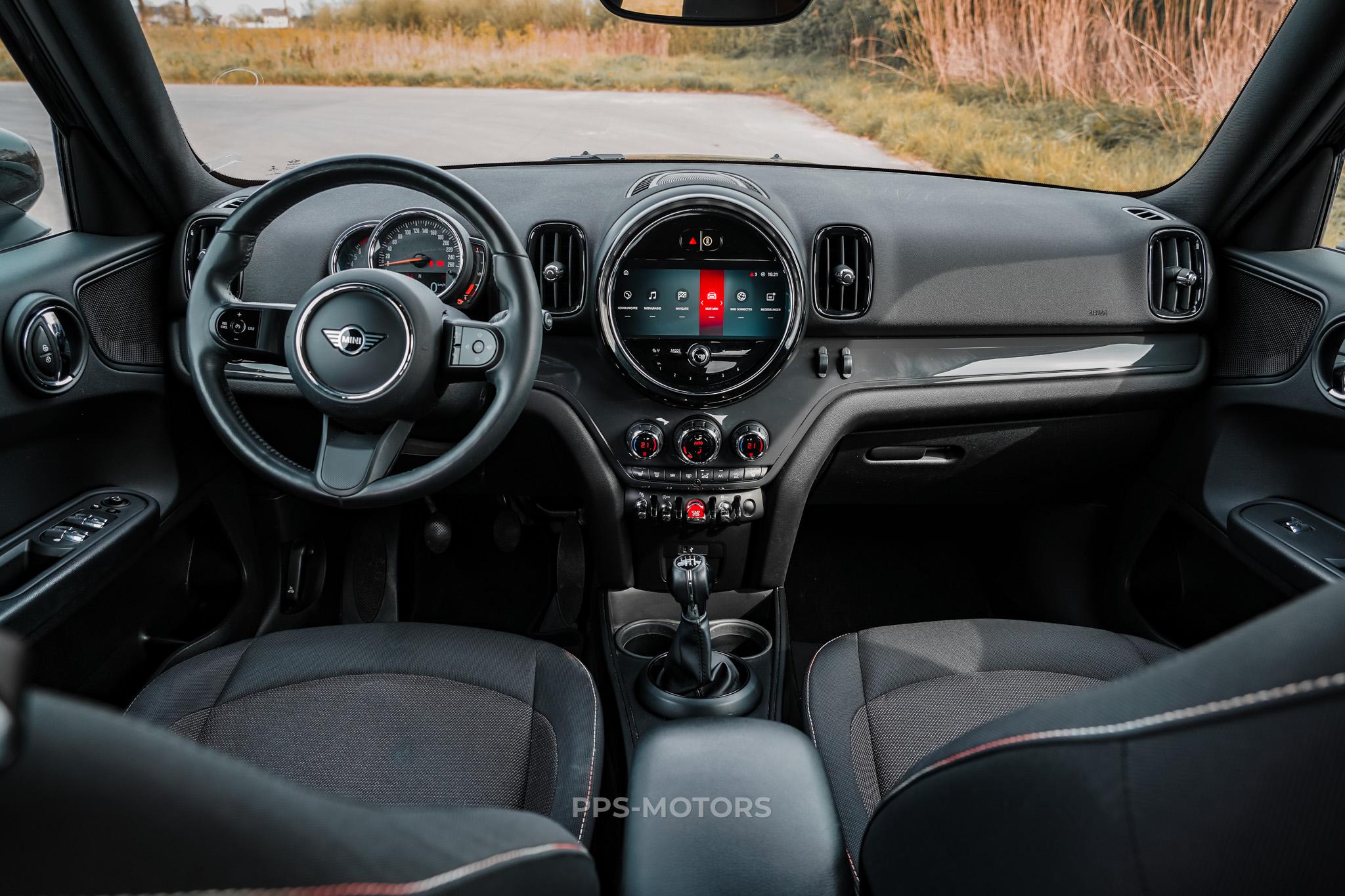 MINI ONE COUNTRYMAN photo 9