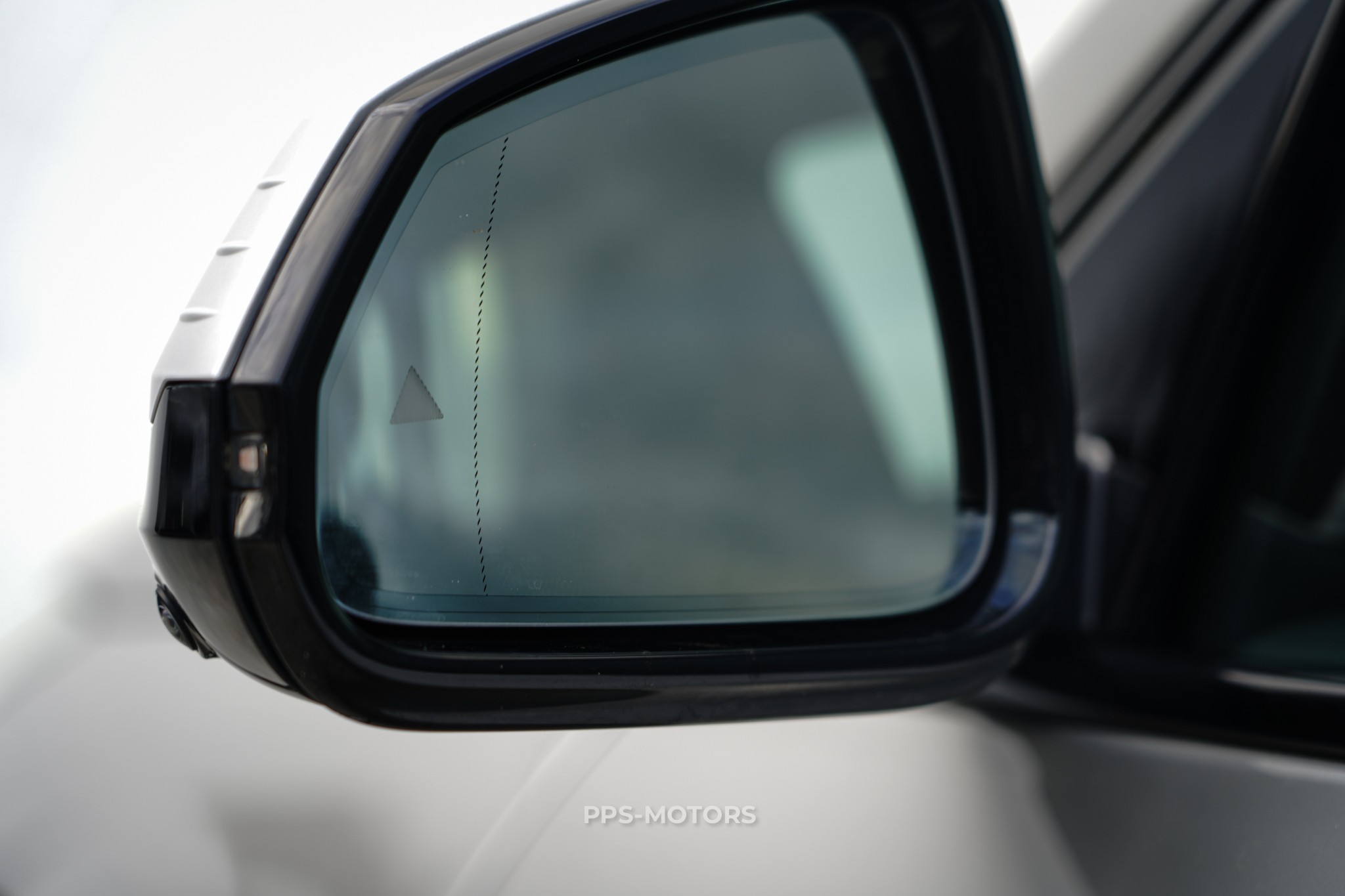 BMW iX1 30e xDrive photo 27