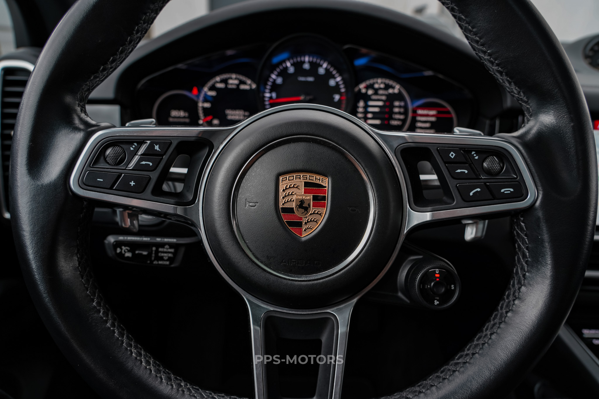 Porsche CAYENNE 3.0i V6 photo 12