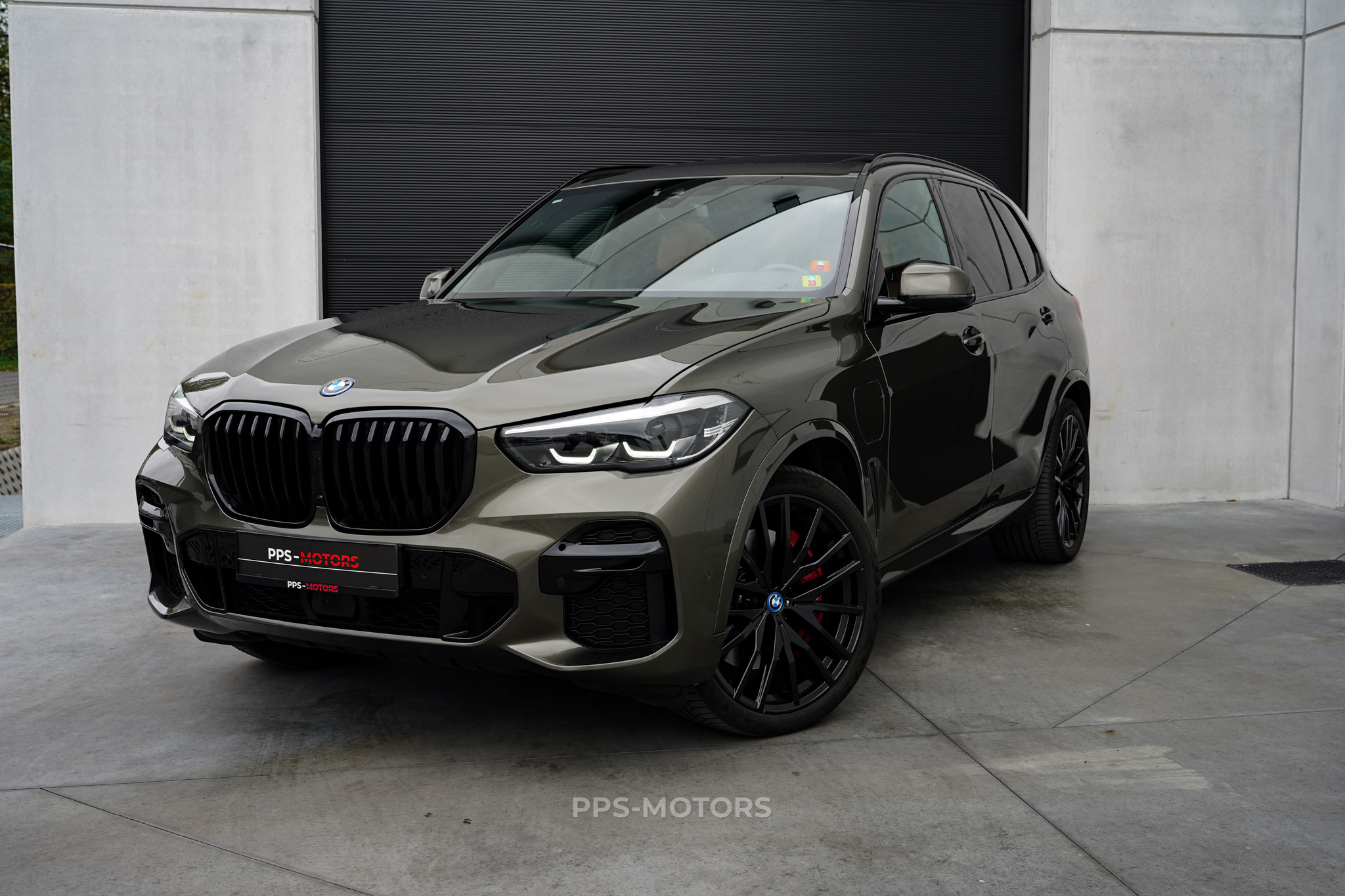 BMW X5 45e 3.0 HYBRID photo 1