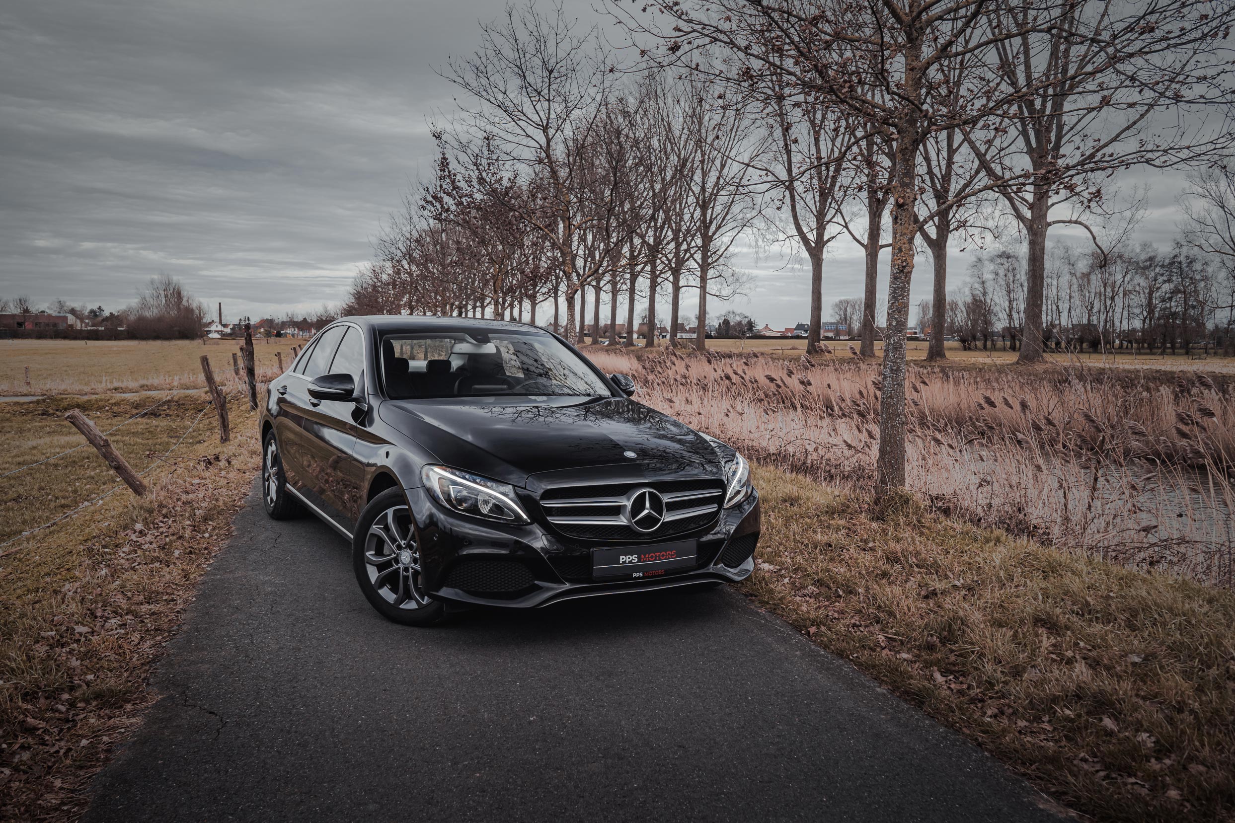 Mercedes Benz C180 photo 1