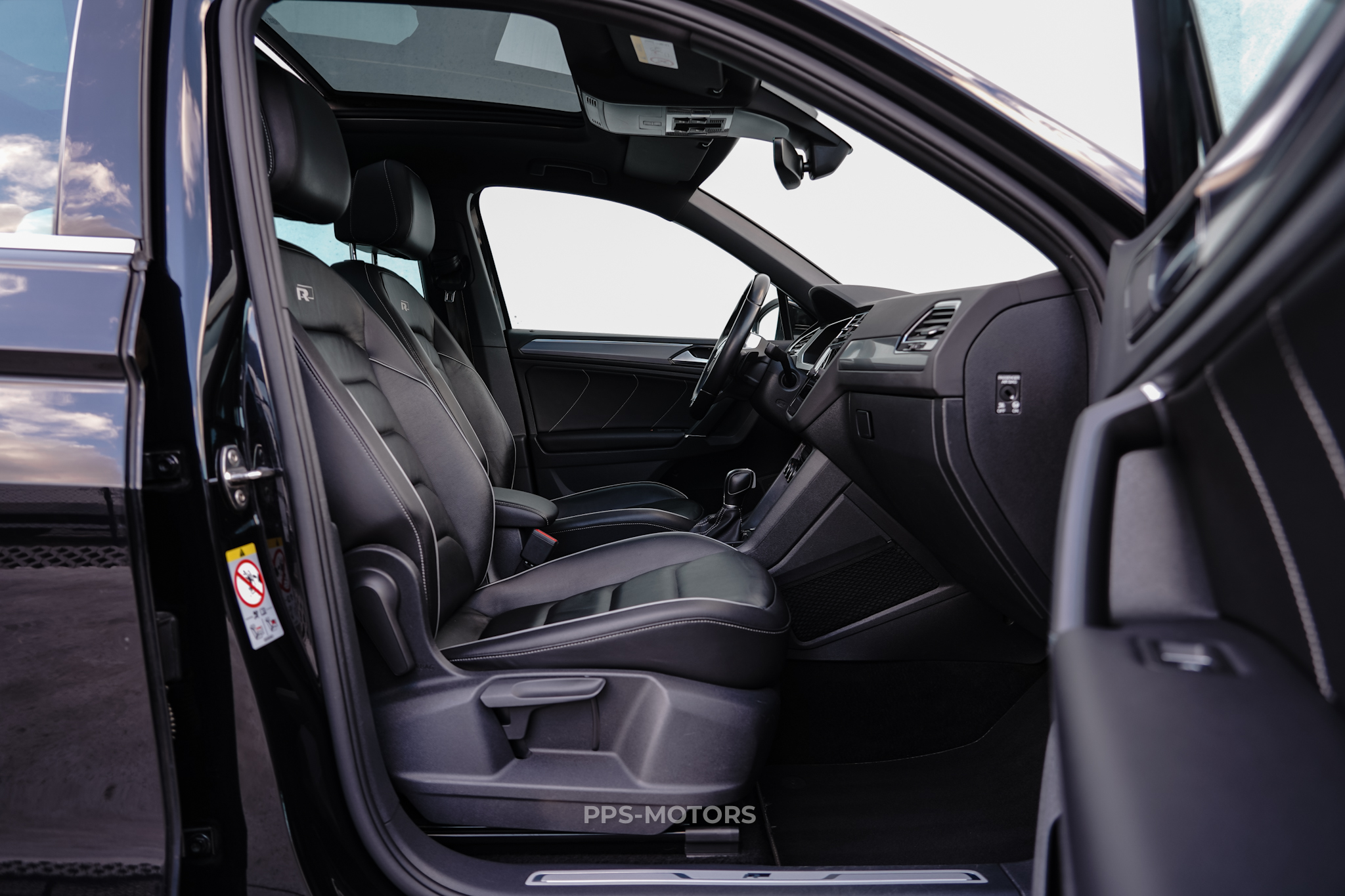 Volkswagen TIGUAN 1.4 TSI R-LINE photo 12