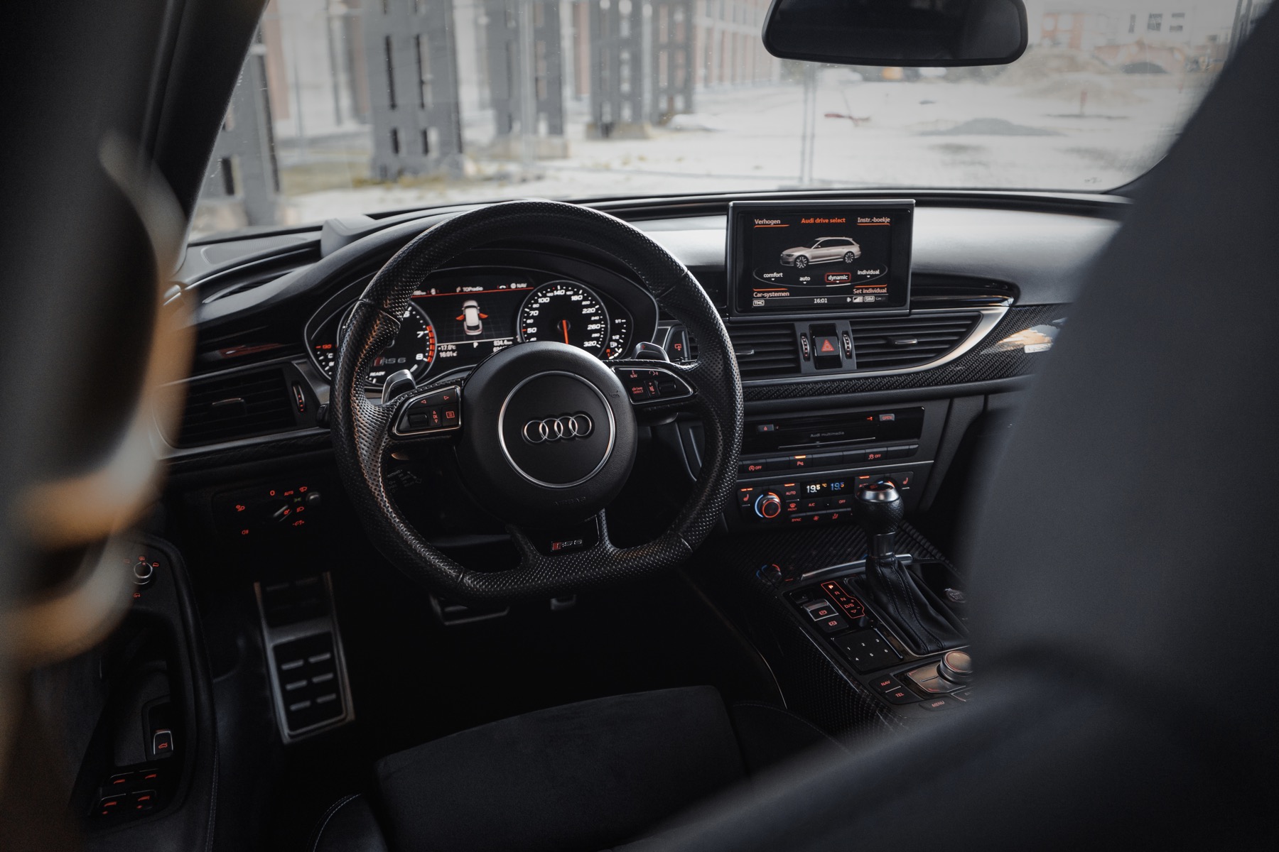 Audi RS6 4.0 V8 QUATTRO AKRAPOVIC photo 12