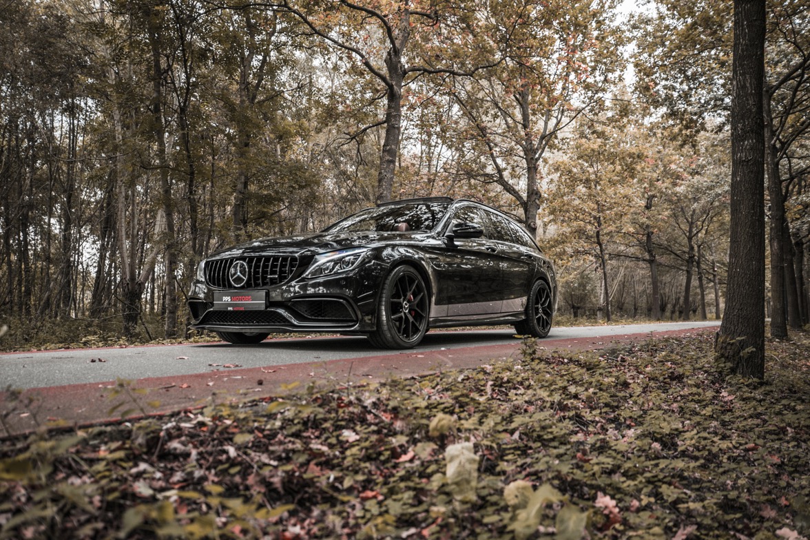 Mercedes Benz C63 AMG 4.0 V8 BITURBO photo 3