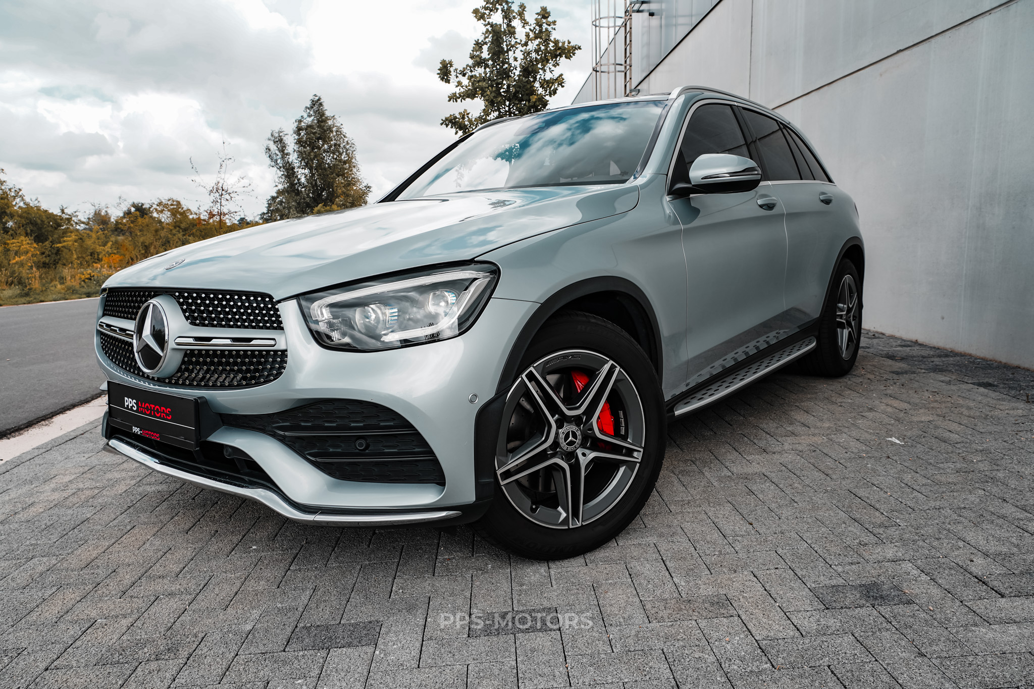 Mercedes Benz GLC 220d 4-MATIC AMG PACK photo 3