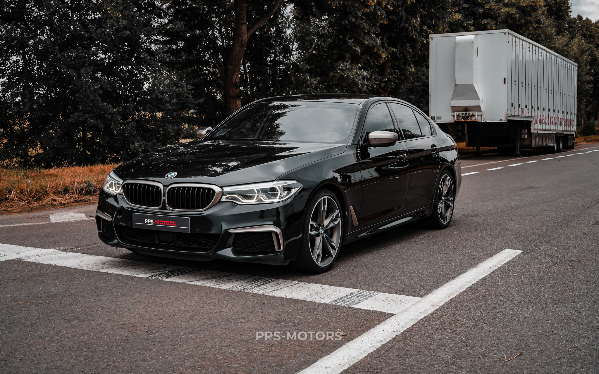 BMW M550d xAS photo 33