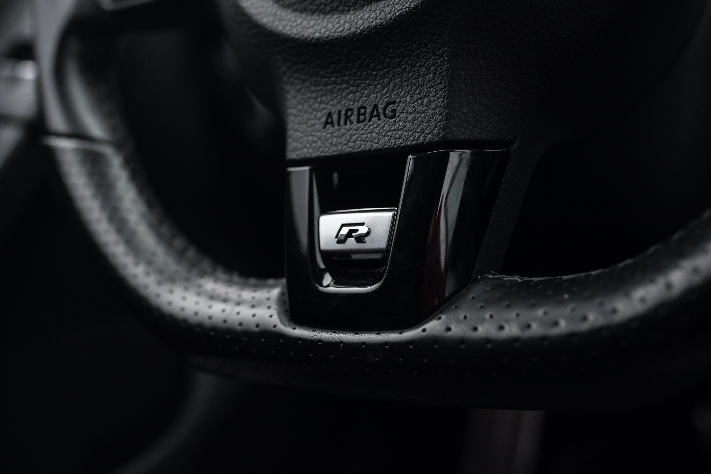 Volkswagen GOLF VI R 4MOTION photo 12