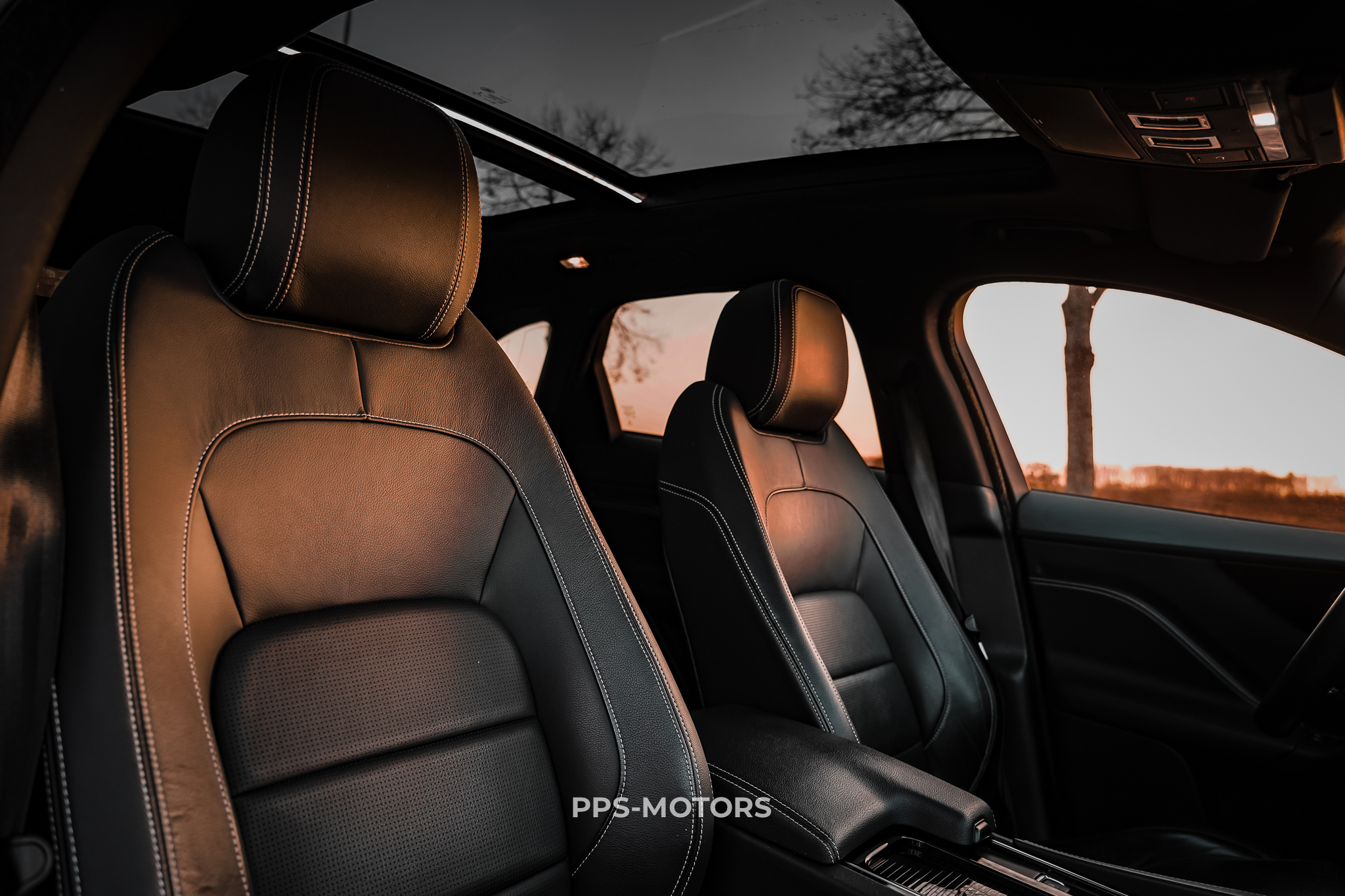 JAGUAR F-PACE 2.0 AWD R-SPORT photo 18