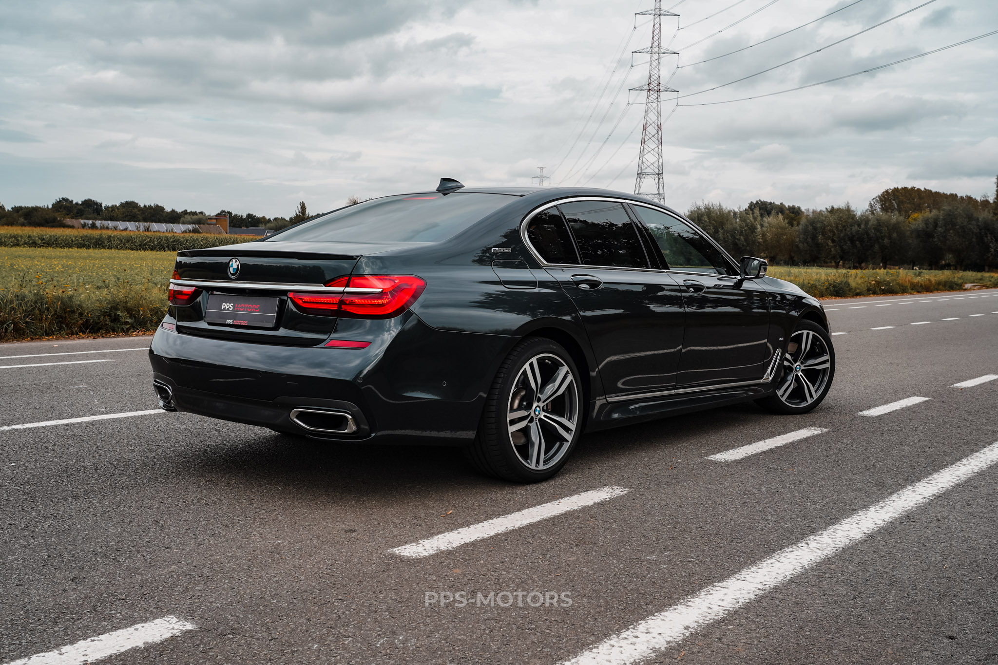 BMW BMW 740e Performance M-PAKKET photo 24
