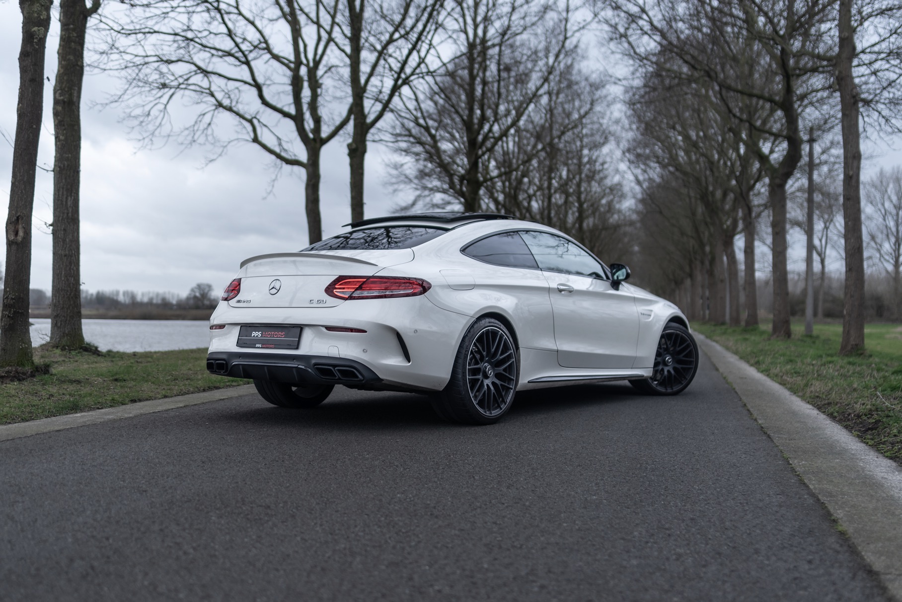 Mercedes Benz C63 AMG 4.0 BITURBO V8 photo 18