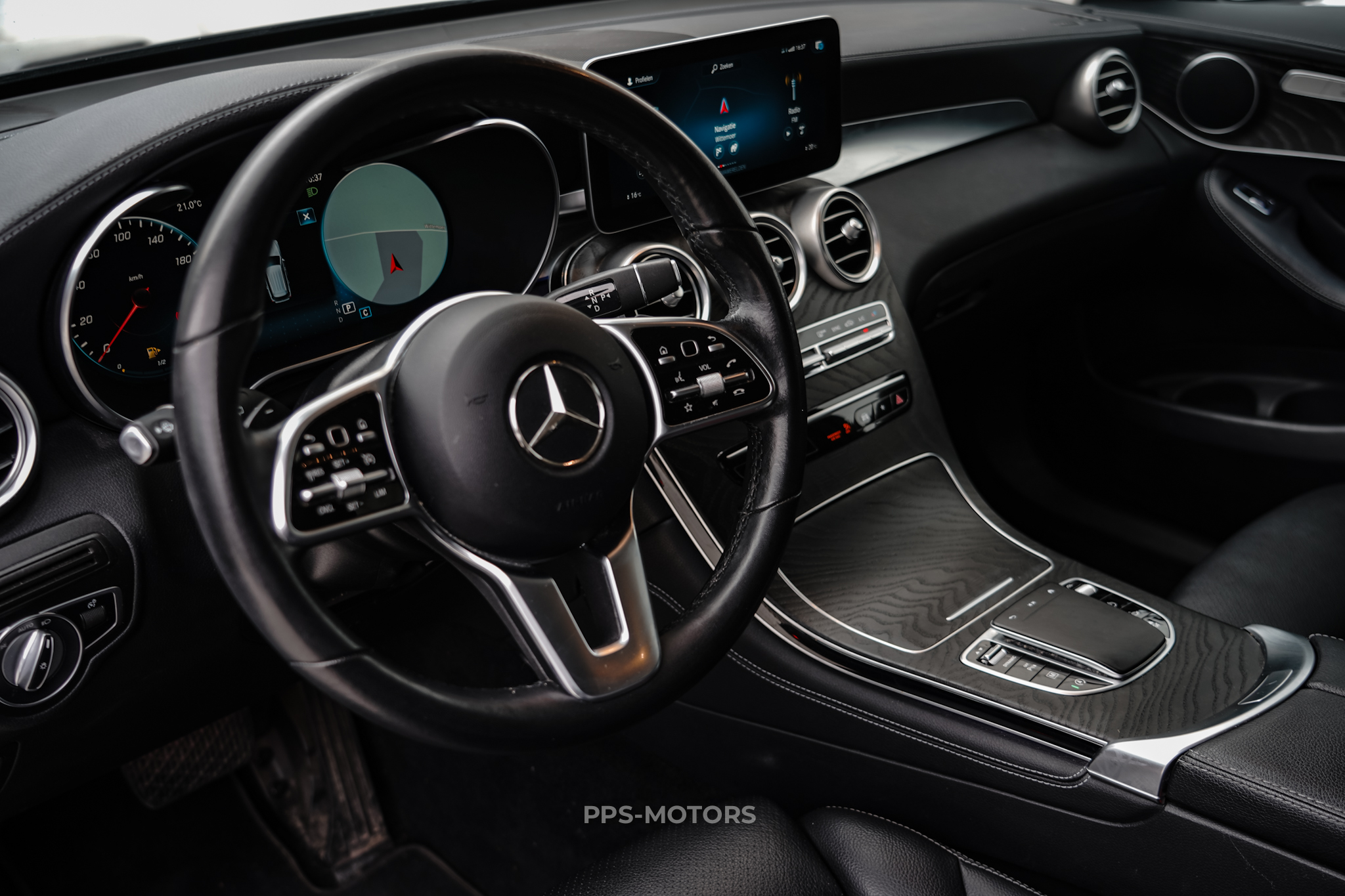 Mercedes Benz GLC 200 4-MATIC photo 9