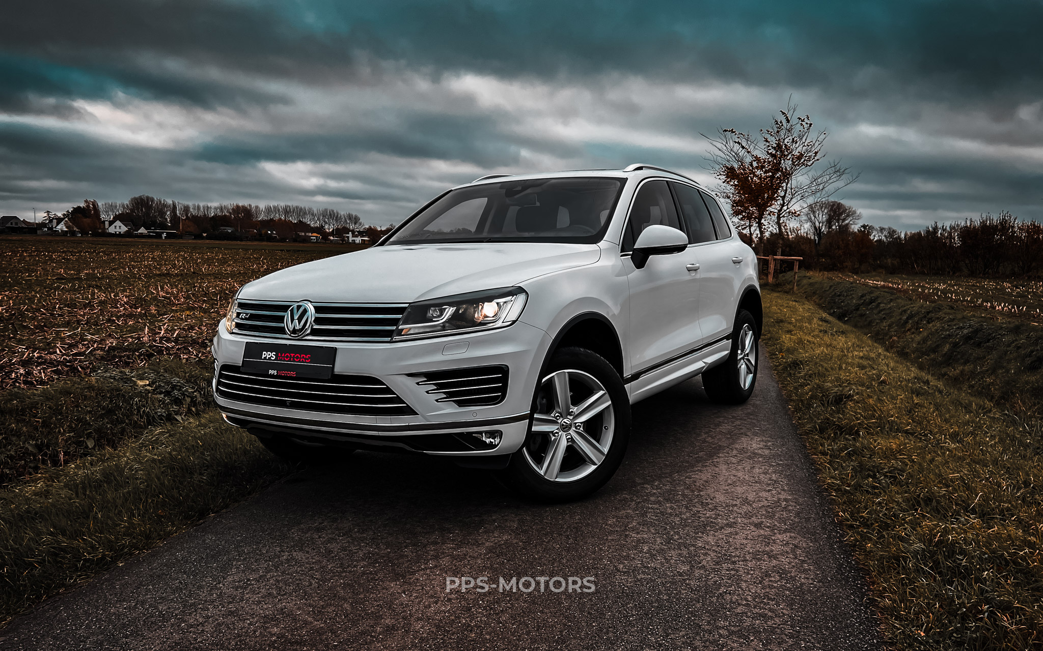 Volkswagen TOUAREG 3.0 TDI V6 R-LINE photo 9