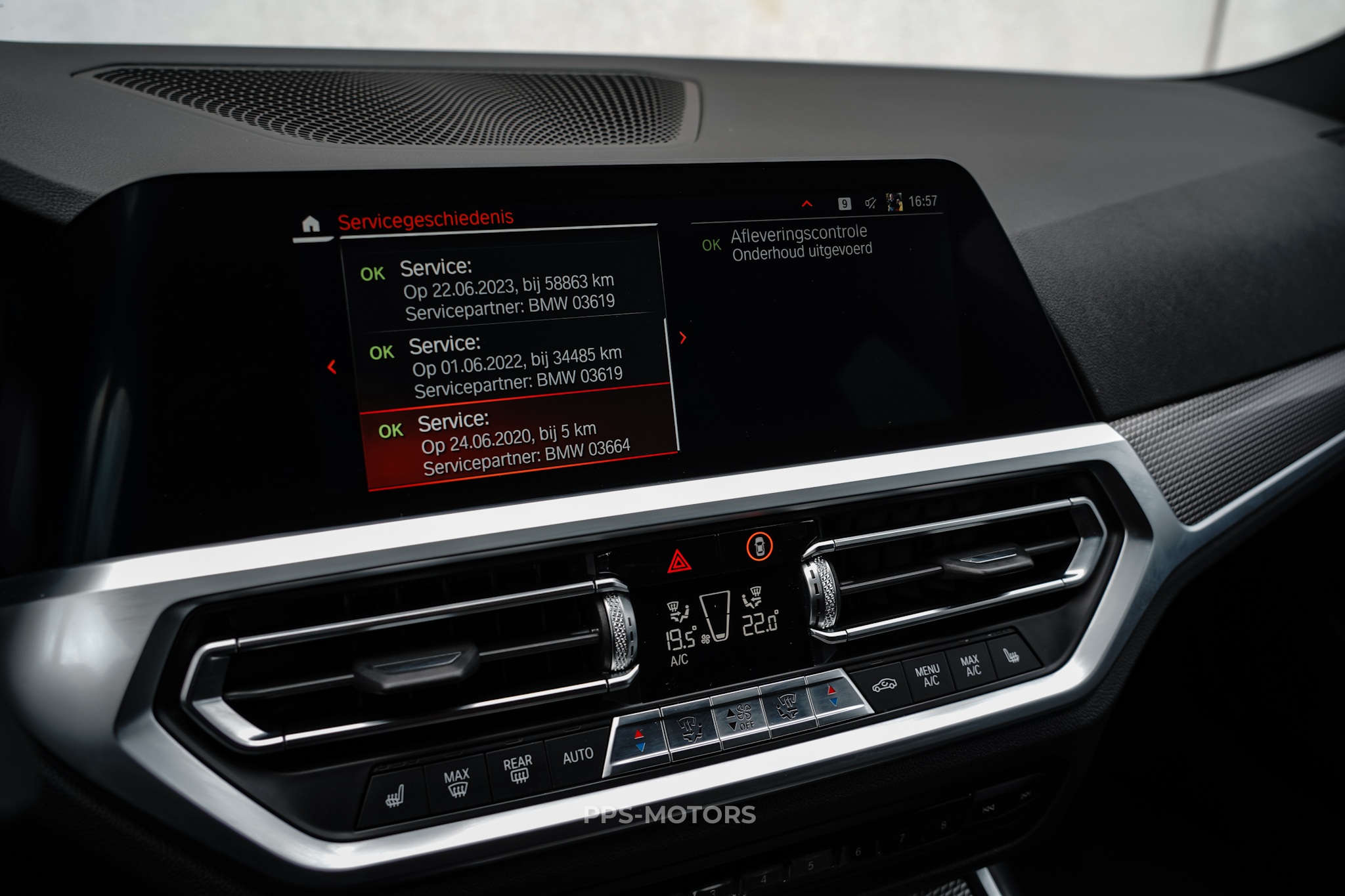 BMW M340i xDrive photo 28