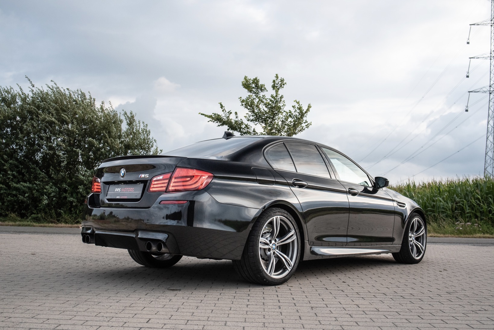 BMW M5 4.4 V8 foto 1