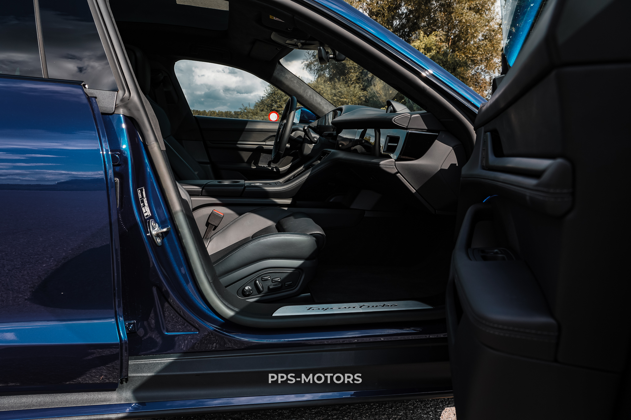 Porsche TAYCAN TURBO NEW! photo 14