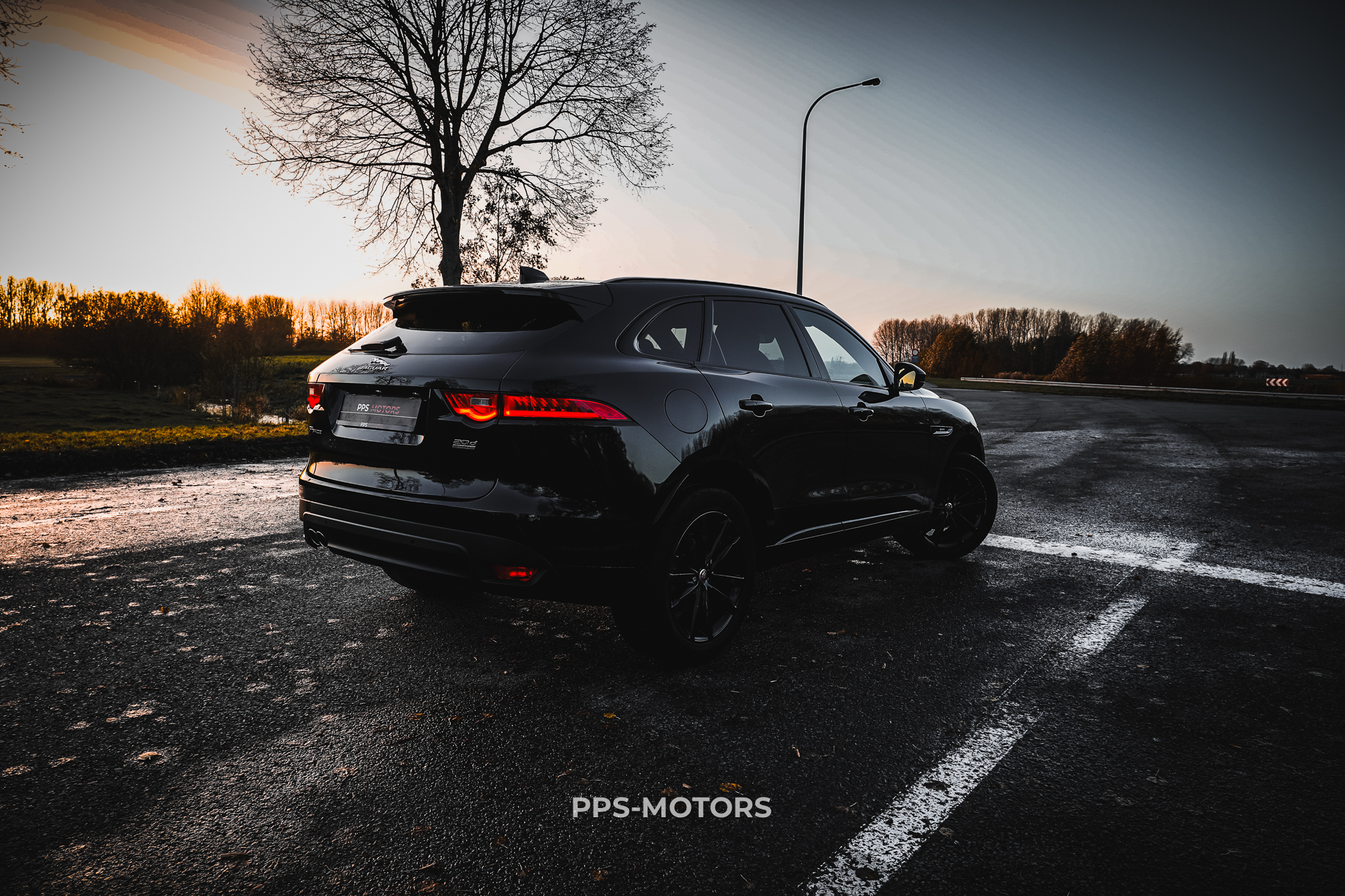 JAGUAR F-PACE 2.0 AWD R-SPORT photo 8