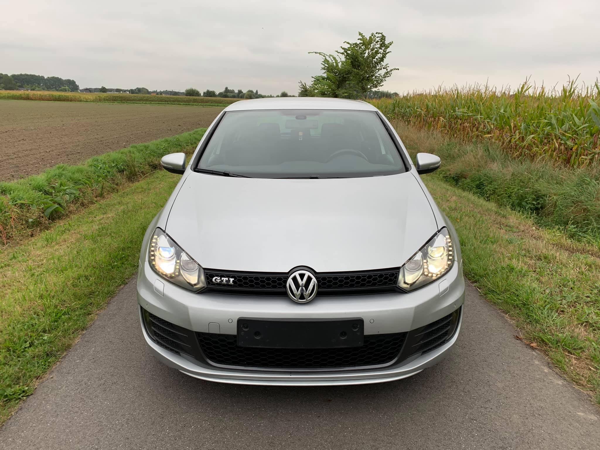 Volkswagen GOLF GTI 2.0 photo 2
