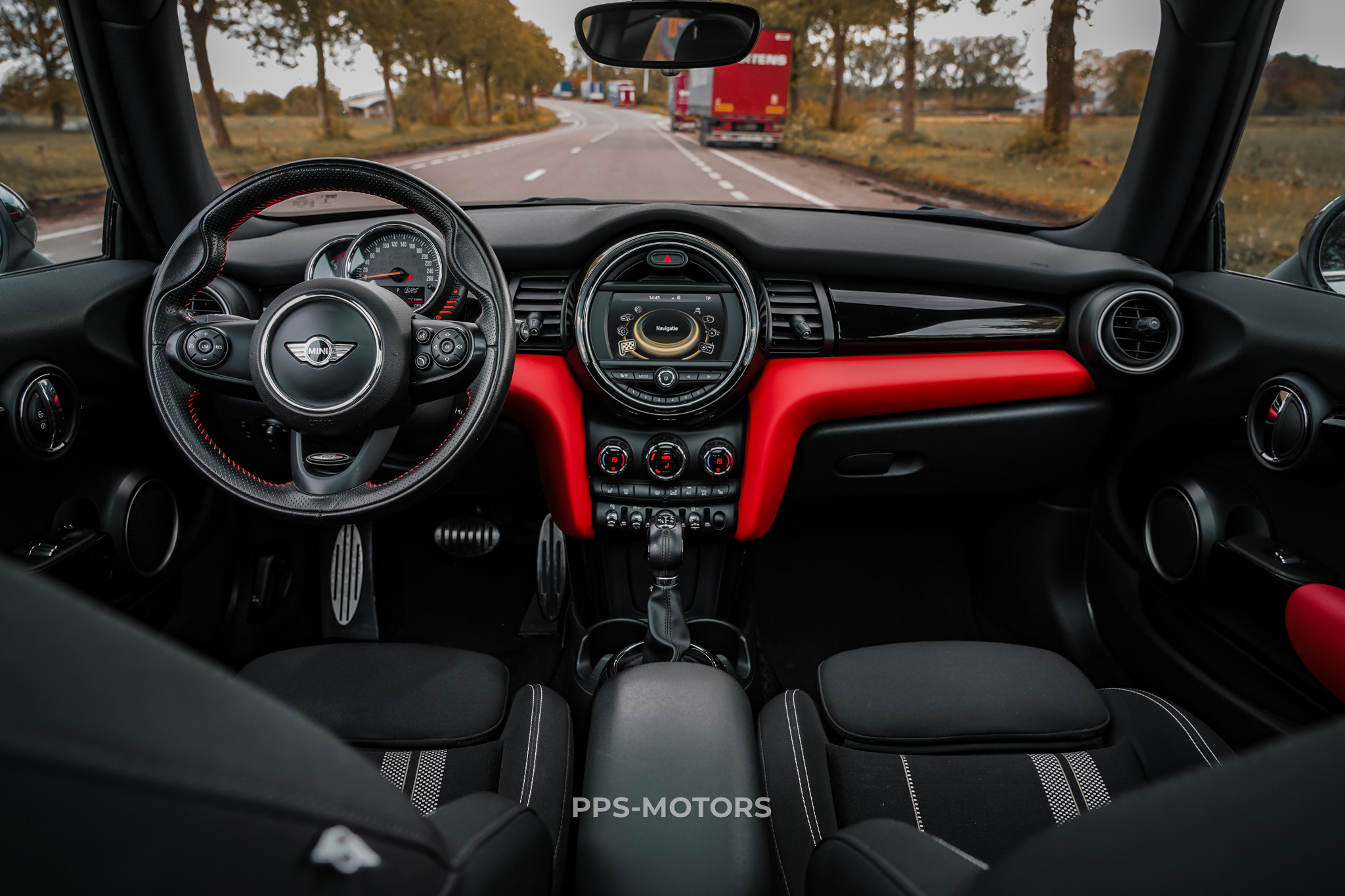 MINI COOPER 2.0 SD JOHN COOPER WORKS photo 14