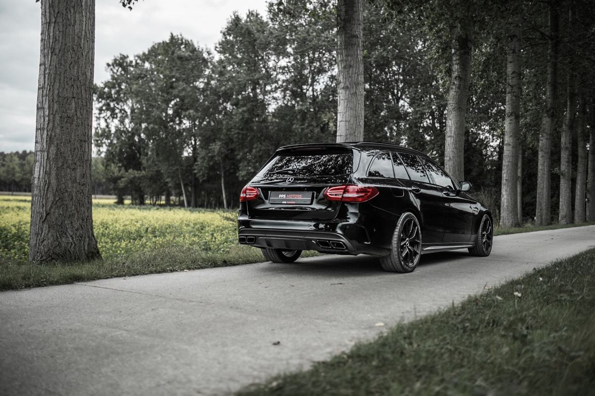 Mercedes Benz C63 AMG 4.0 V8 BITURBO photo 8