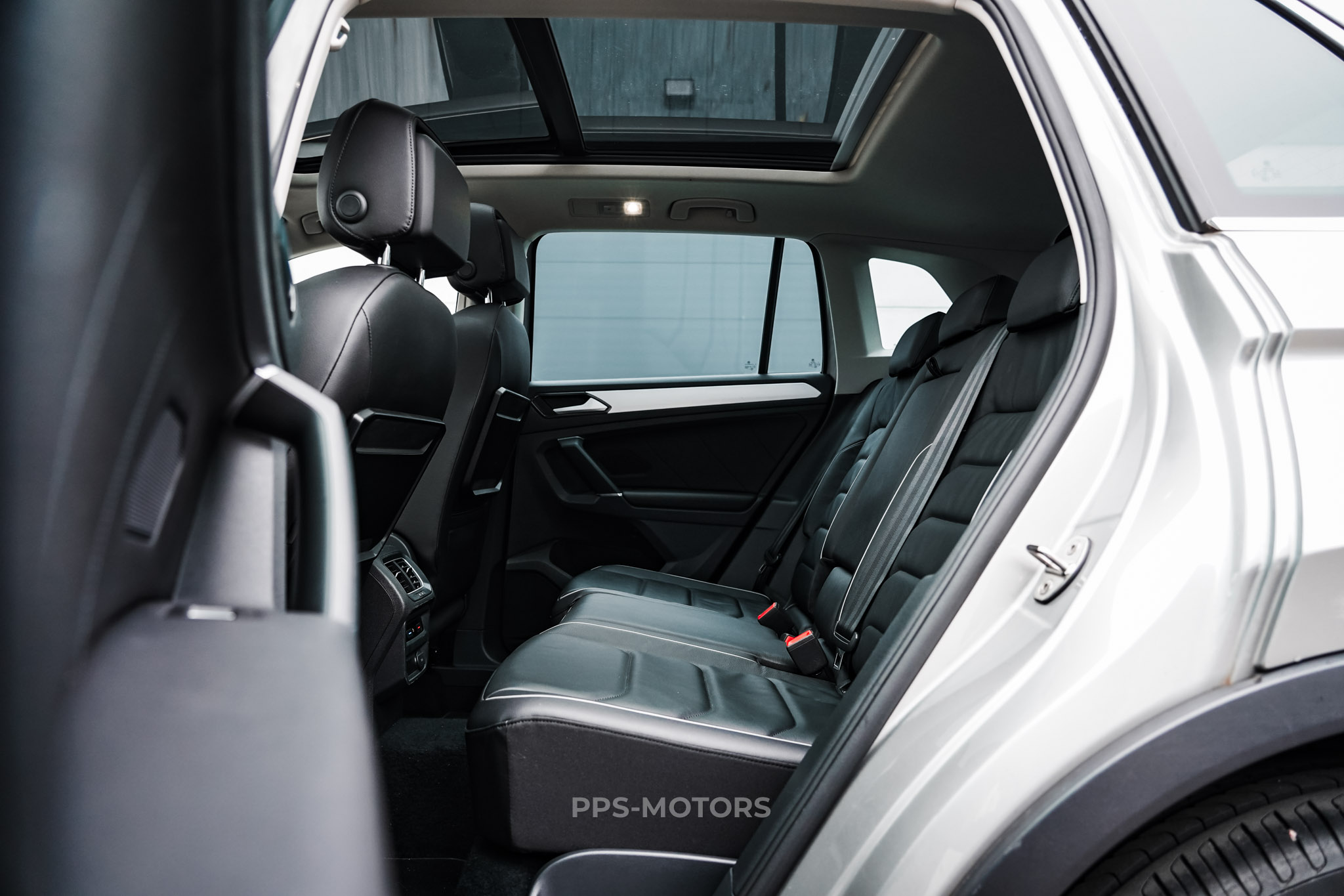 Volkswagen TIGUAN 1.4 TSI DSG R-LINE photo 15