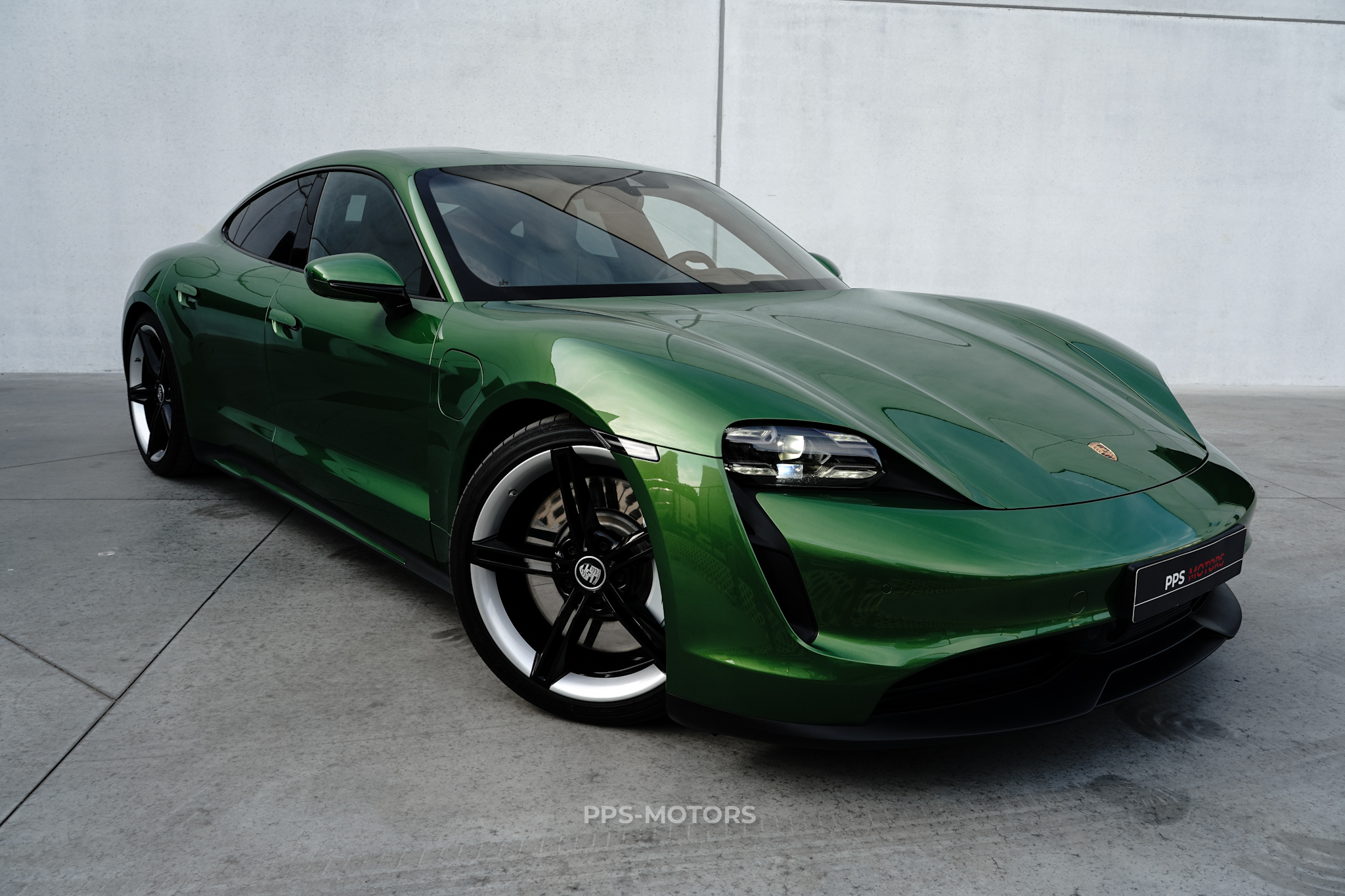Porsche TAYCAN 4S photo 28