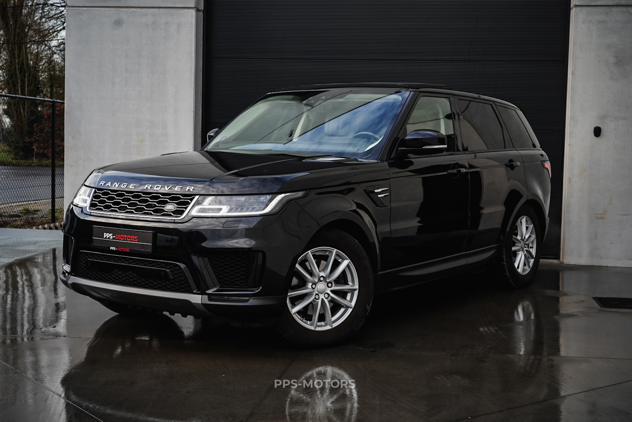 Land Rover RANGE ROVER SPORT P300 photo 1