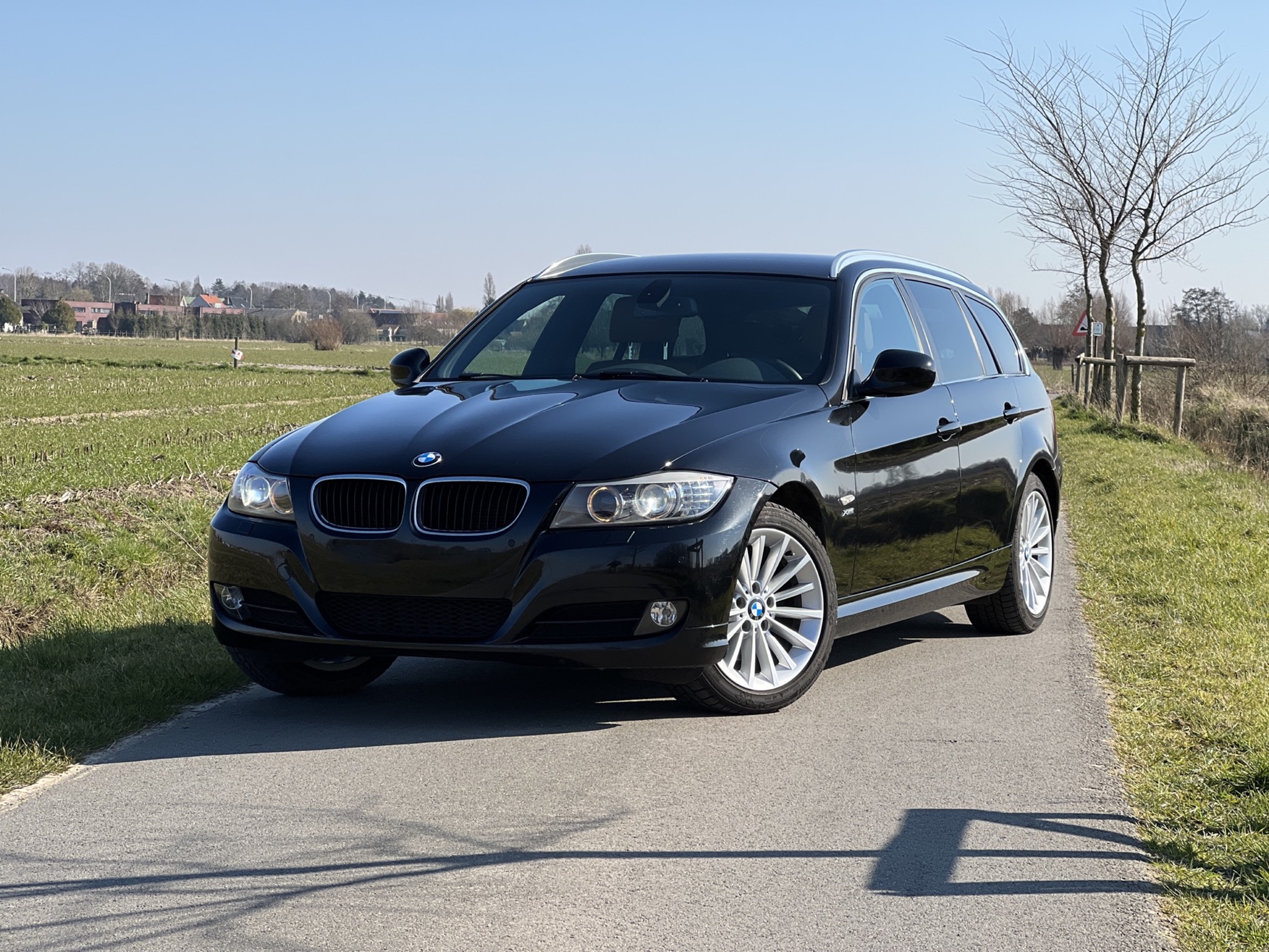 BMW 320d xDrive photo 1
