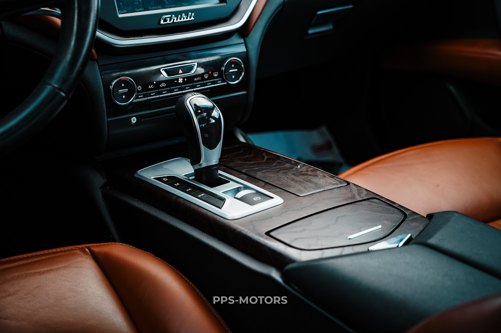Maserati GHIBLI 3.0 V6 TURBO photo 17