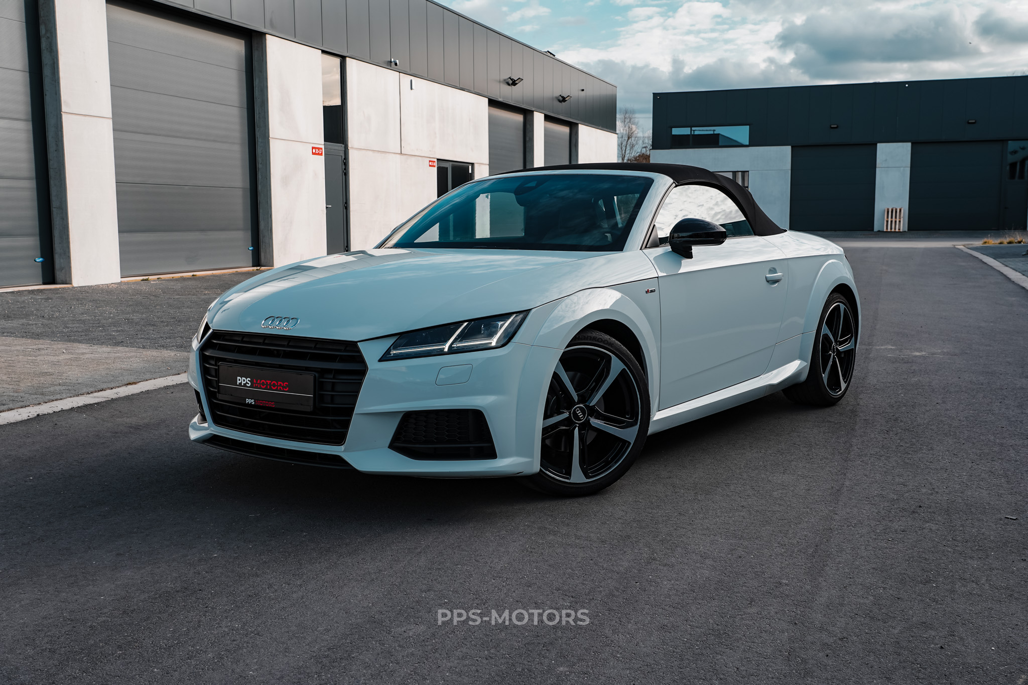 Audi TT ROADSTER 2.0 TFSI S-TRONIC photo 1