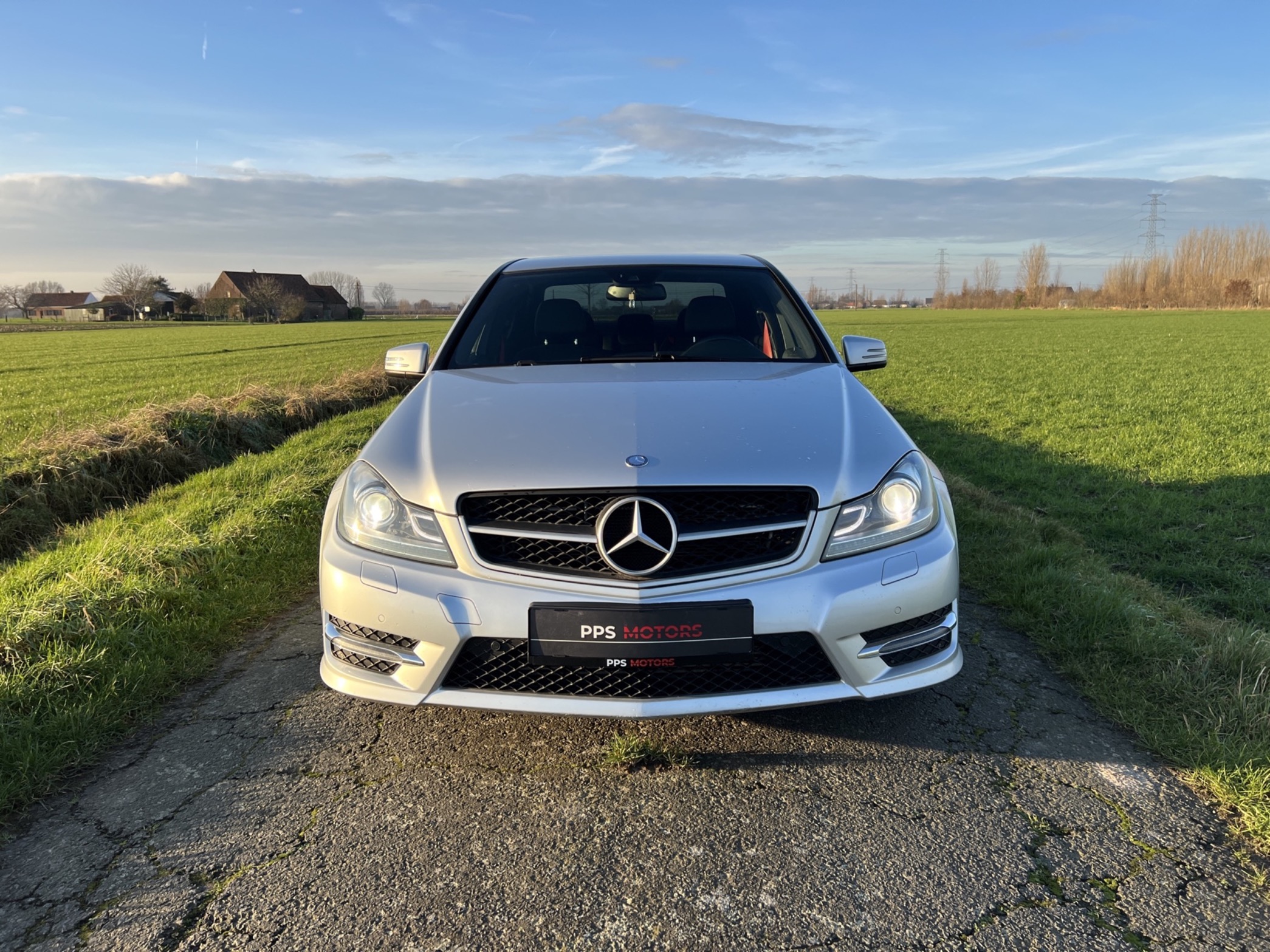 Mercedes Benz C250 AMG PAKKET photo 2