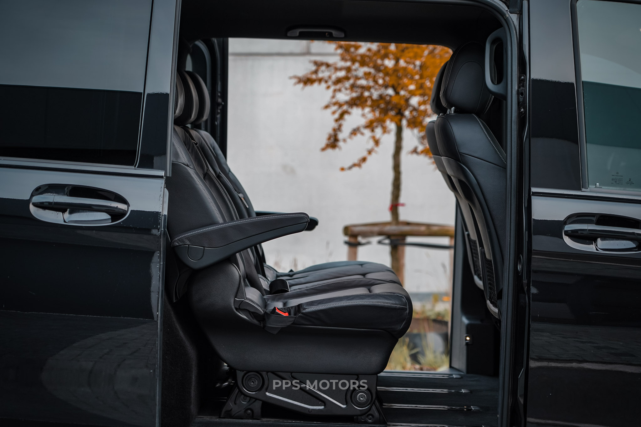 Mercedes Benz V300 AMG PAKKET photo 9